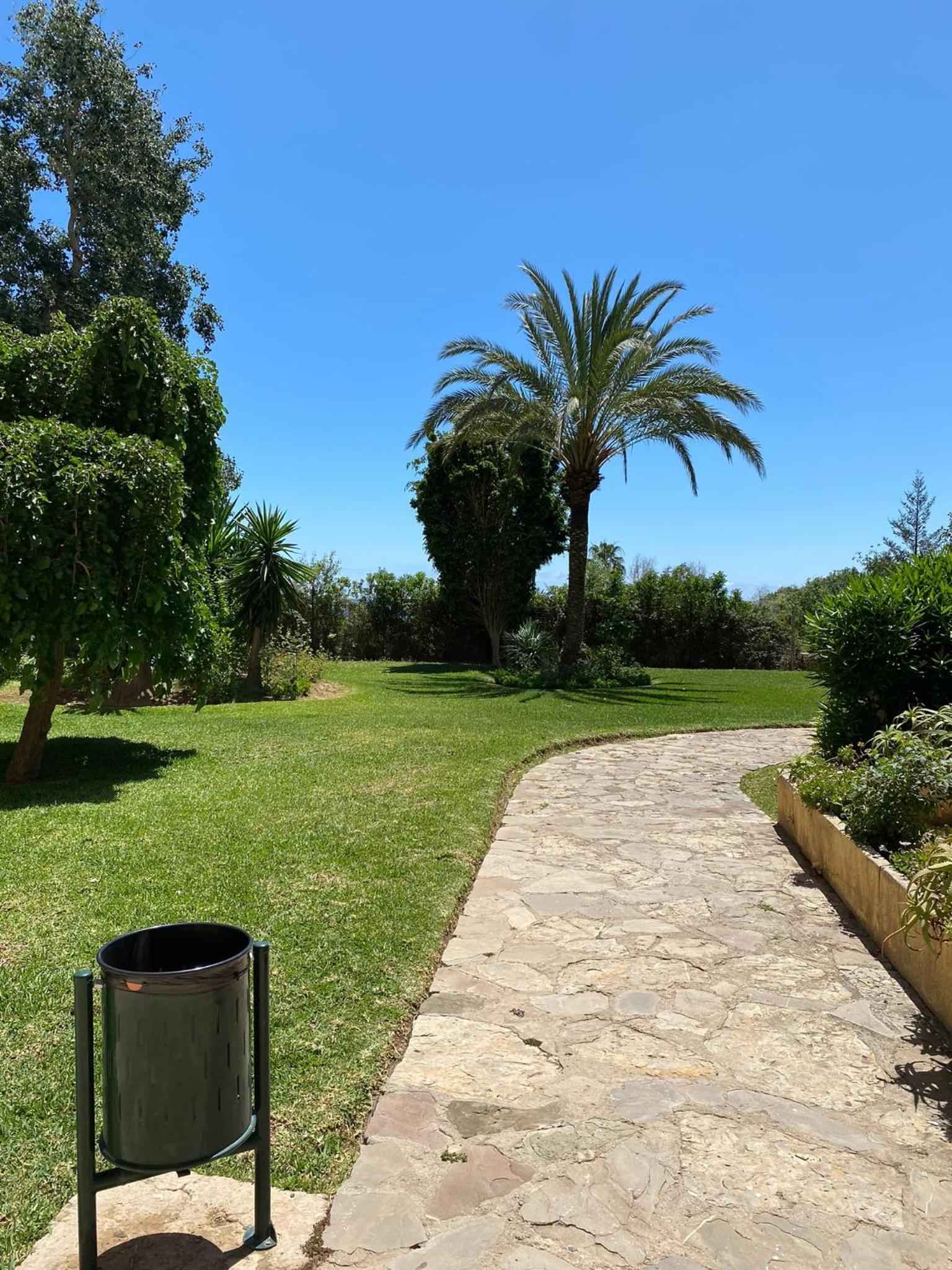 Apt céntrico con vistas y piscinas