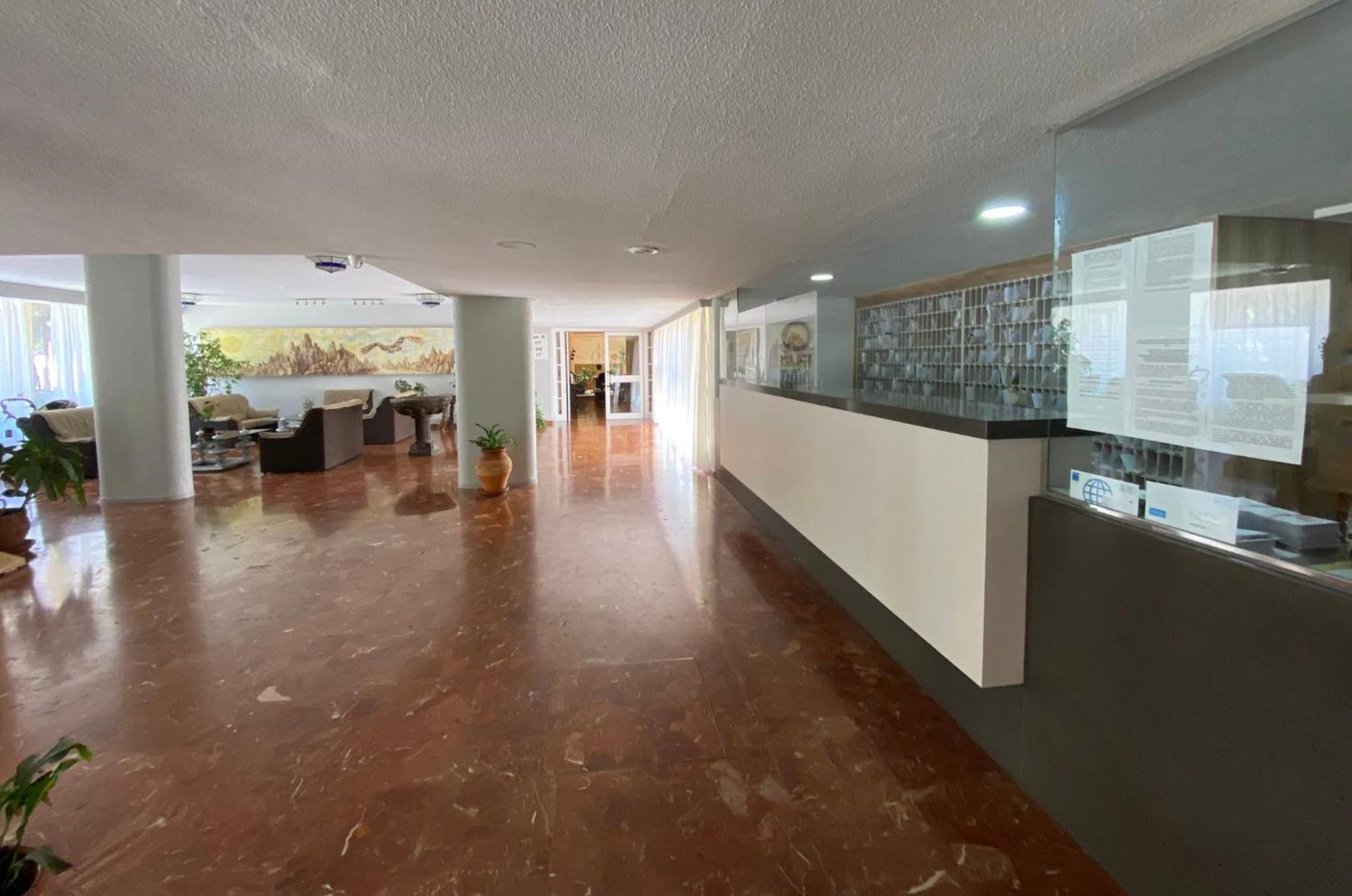 Apt céntrico con vistas y piscinas