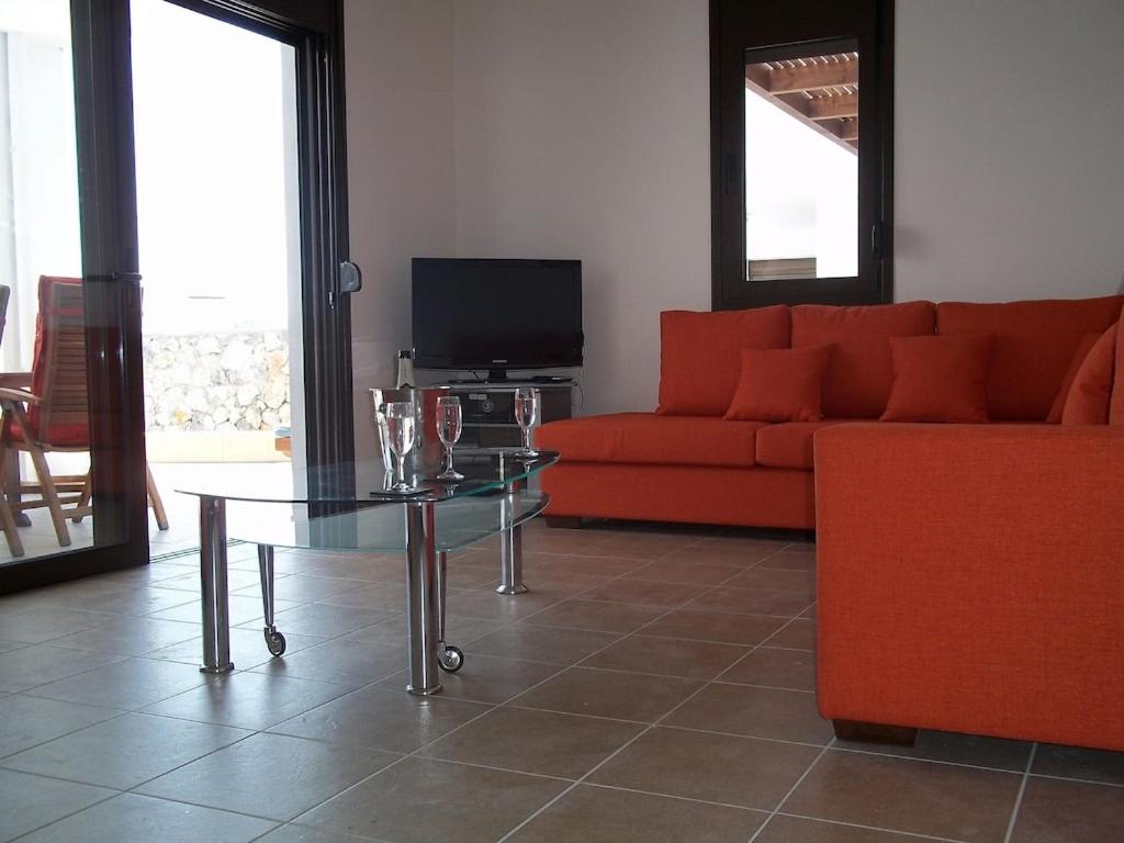 3 Bed Villa In Lardos Village photo 3