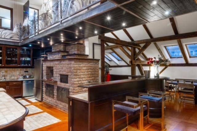 Penthouse Sky view 3