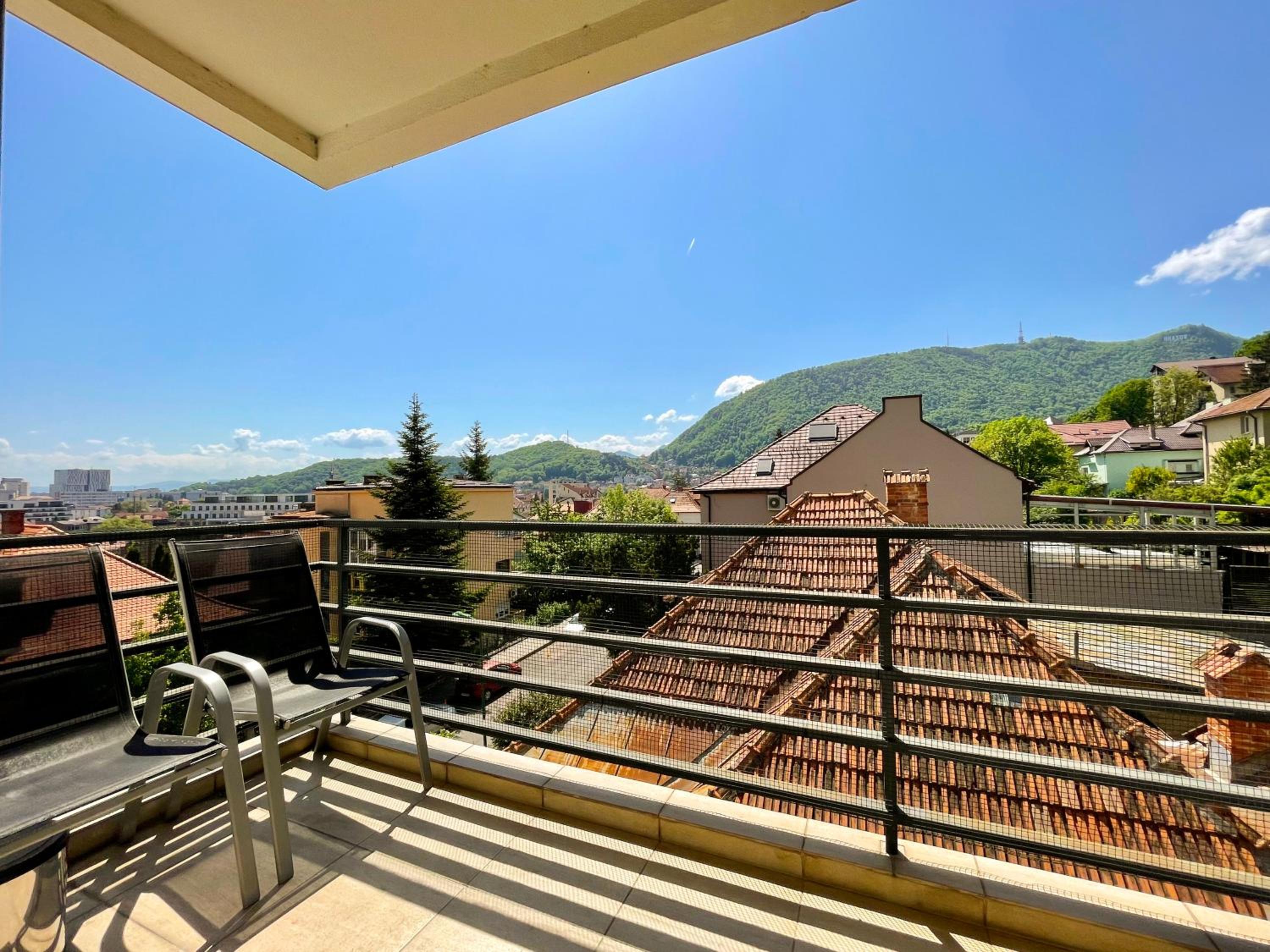 Central Premium Apartment view 2