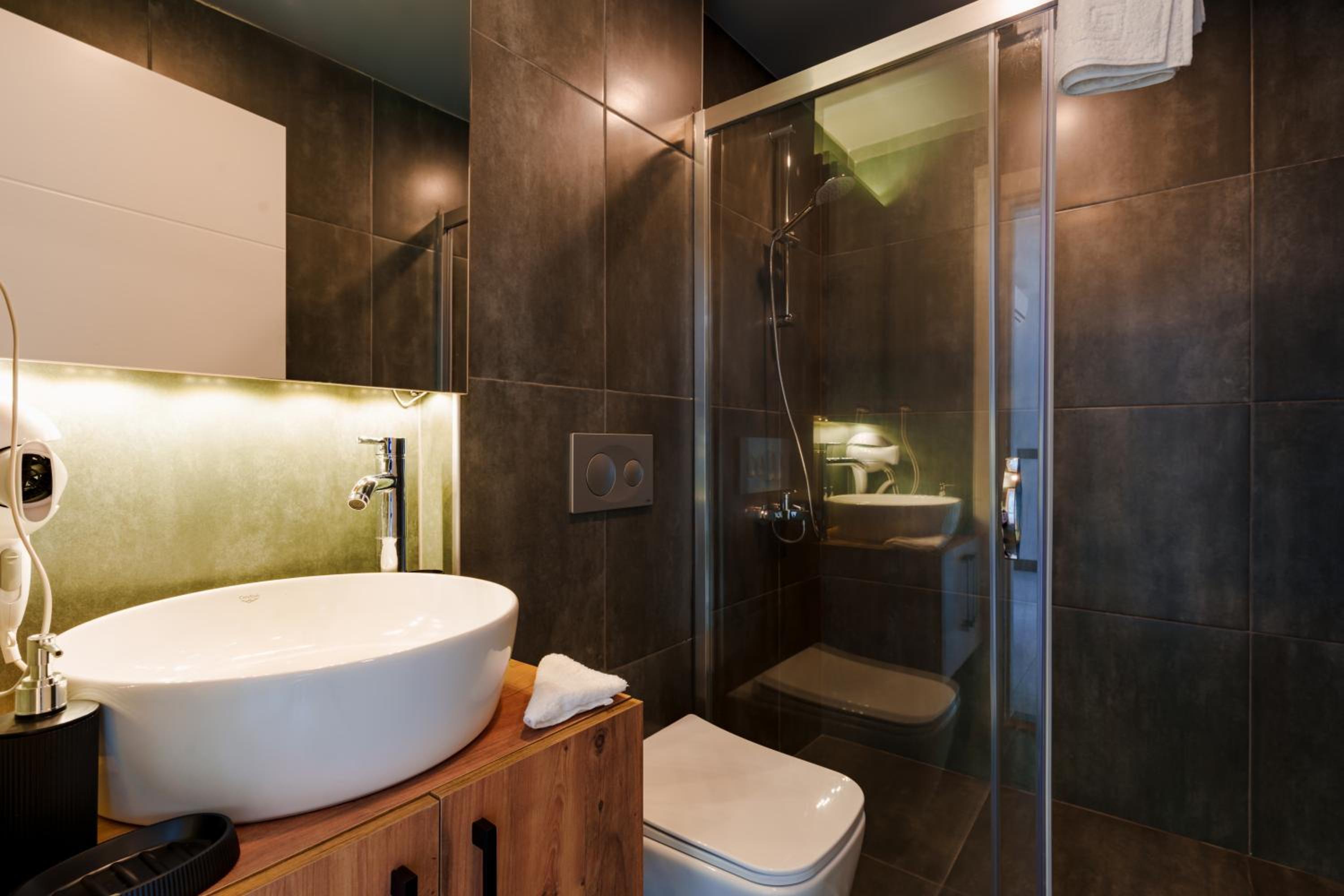 Mrt Suites Lara - Image 33