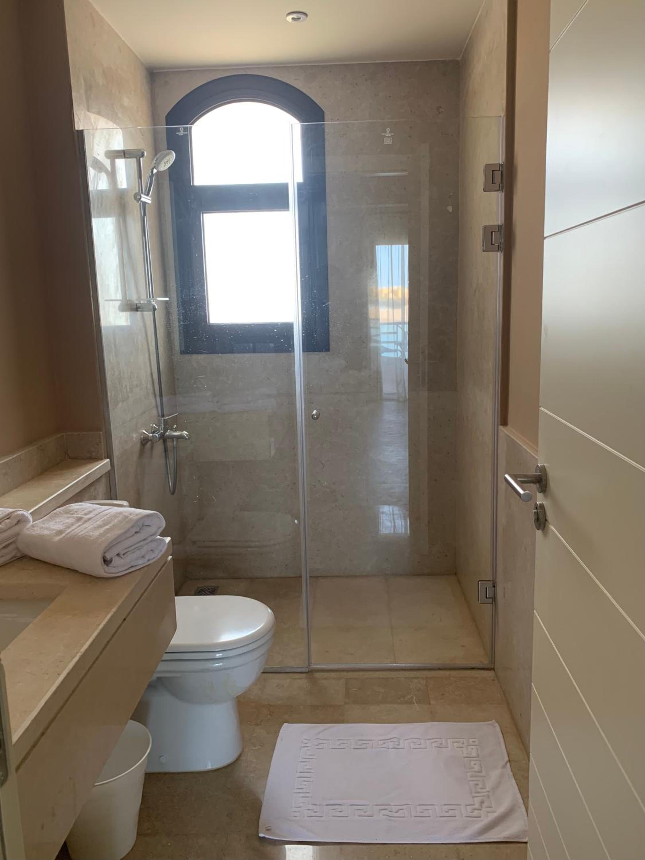 Luxurious Villa with Infinity Private Pool & Jacuzzi over Sabina Island's Lagoon view 4