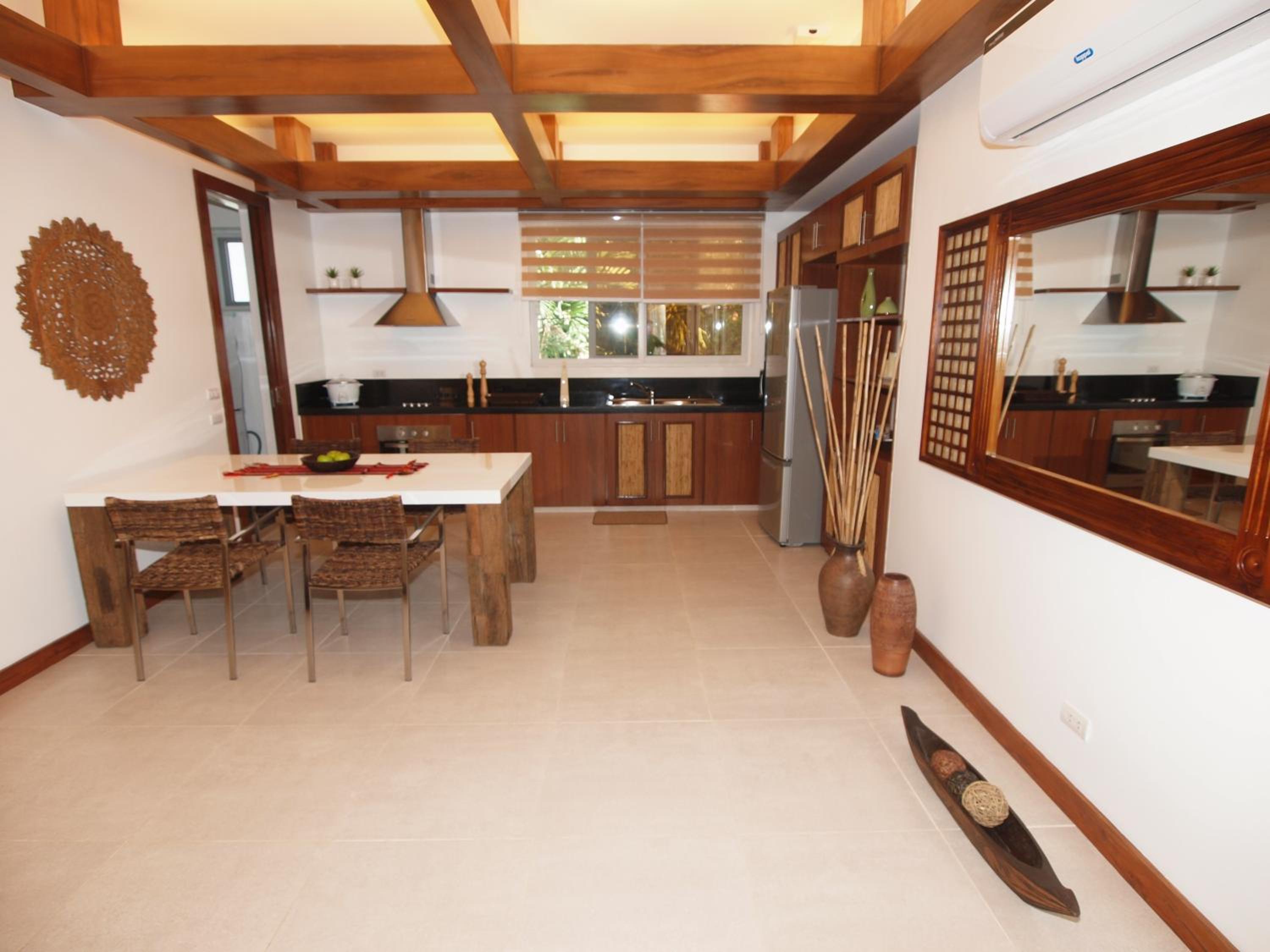 Vida Homes Condo Resort