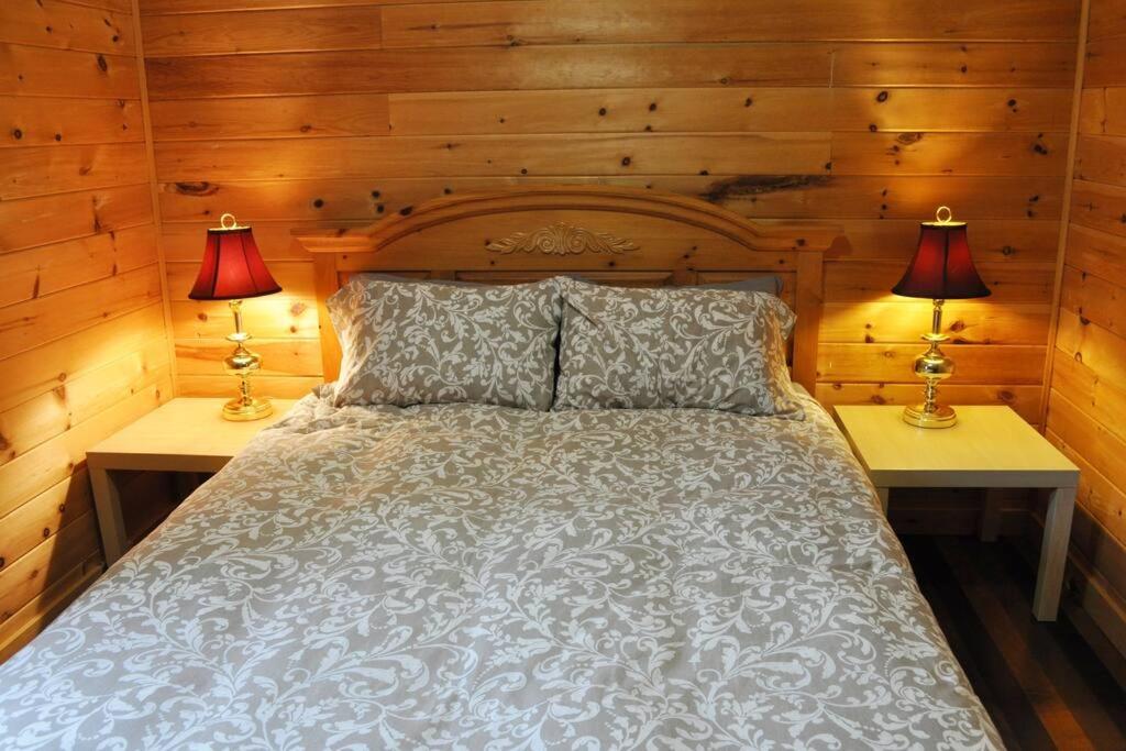 Hilltop Cottage with Room to Spare