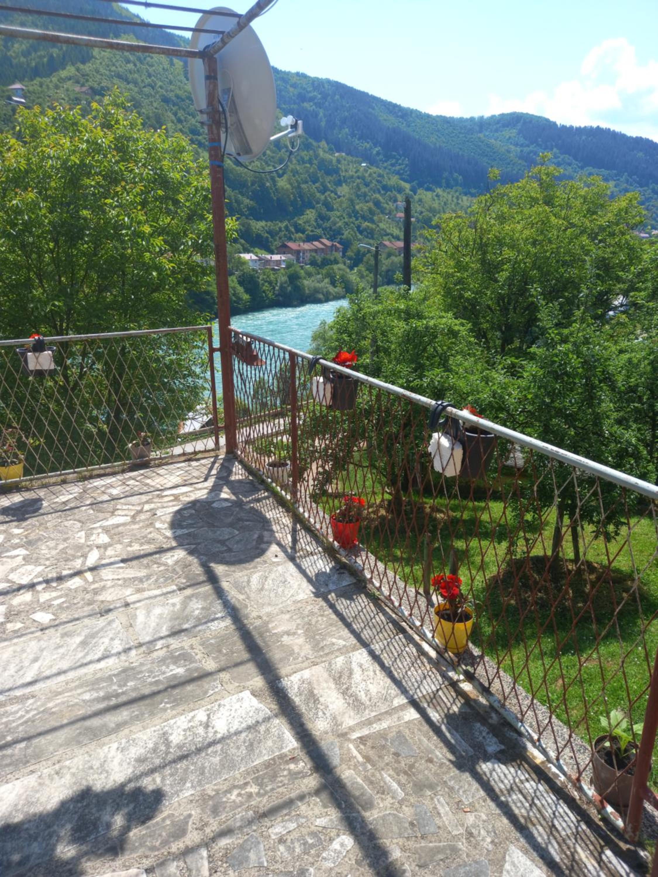 MALA KUCA