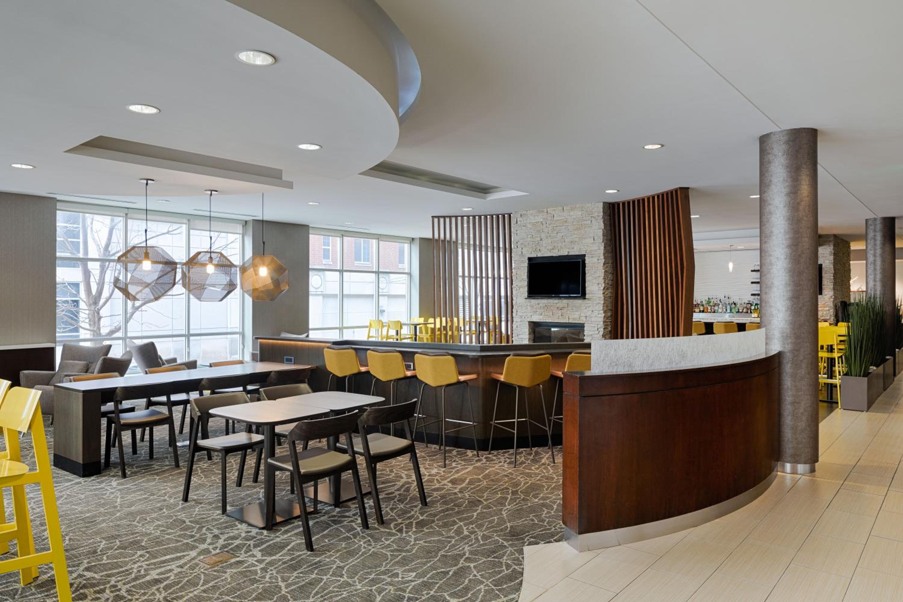 Bloomington Vacations - SpringHill Suites by Marriott Bloomington - Property Image 2