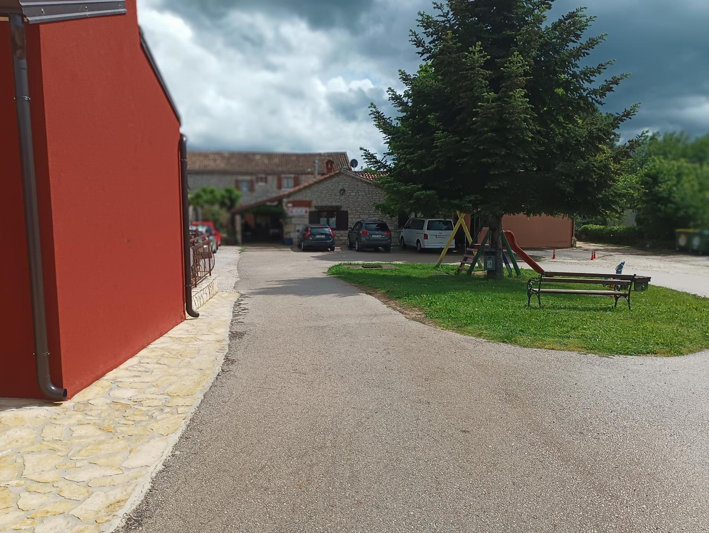 Photo 18