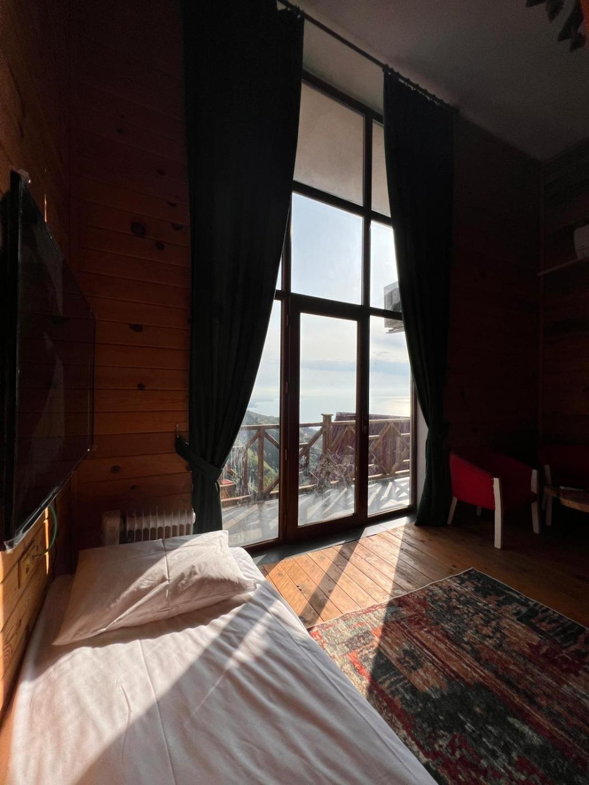 Madağ Bungalov