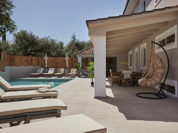 Galadriel Villa with Private Pool & Jacuzzi photo 5