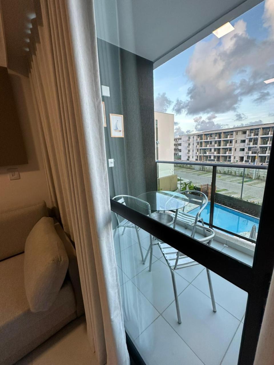 Flat ManaBeach06 com Vista para Piscina 300 metros da Paria de Muro Alto Porto de Galinhas