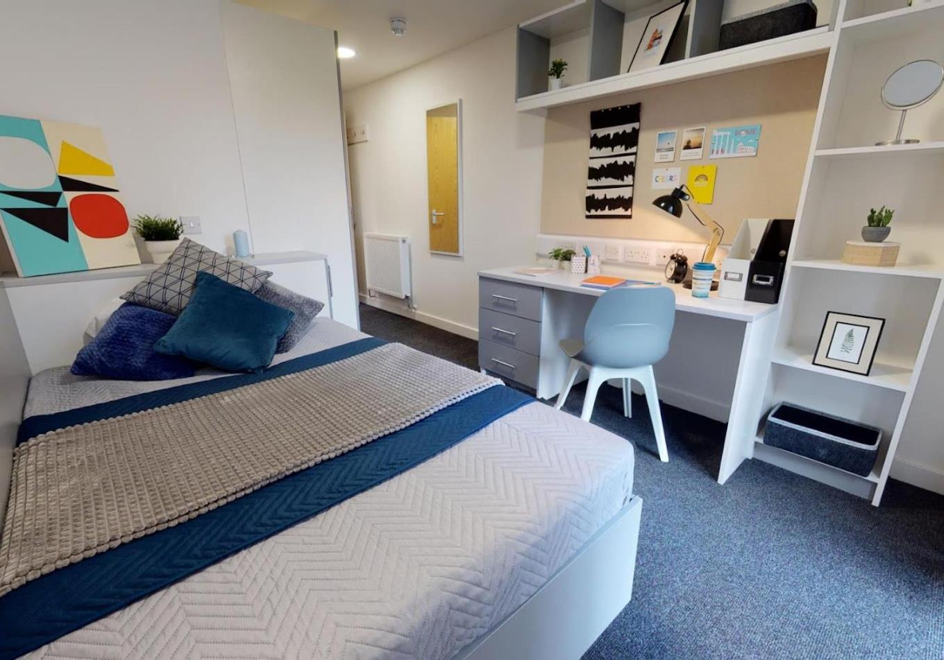 Ensuite Bedrooms with Shared Kitchen and Studios at Century Square in Sheffield