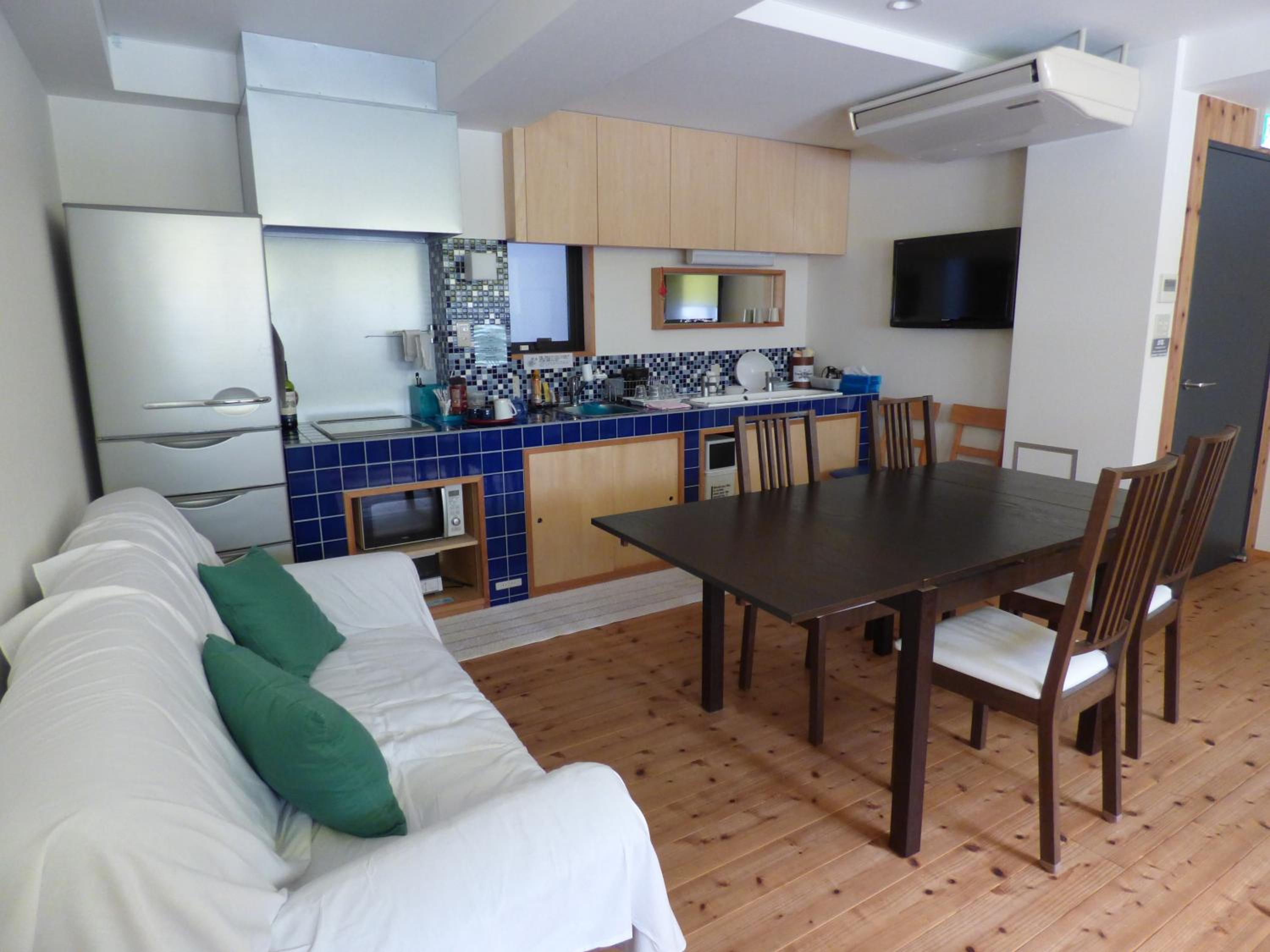 Guesthouse Hyakumanben Cross