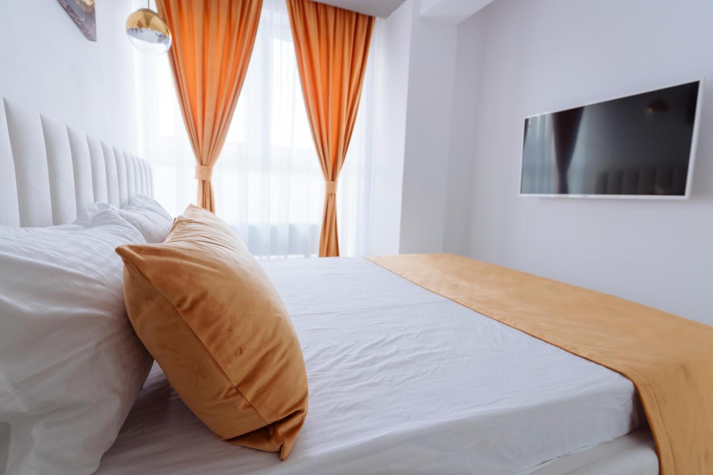 GoldenLux Apartments view 4
