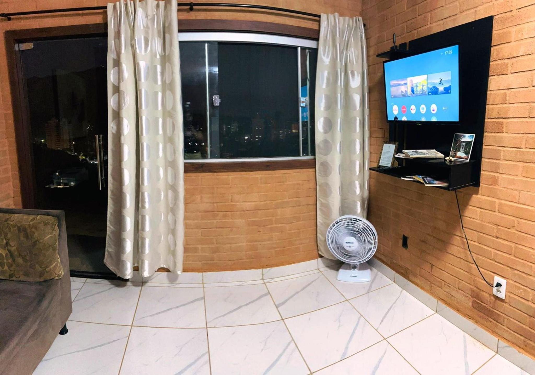 Suite 2 ambientes AR na área central para 2 ou 3 pessoas-202A