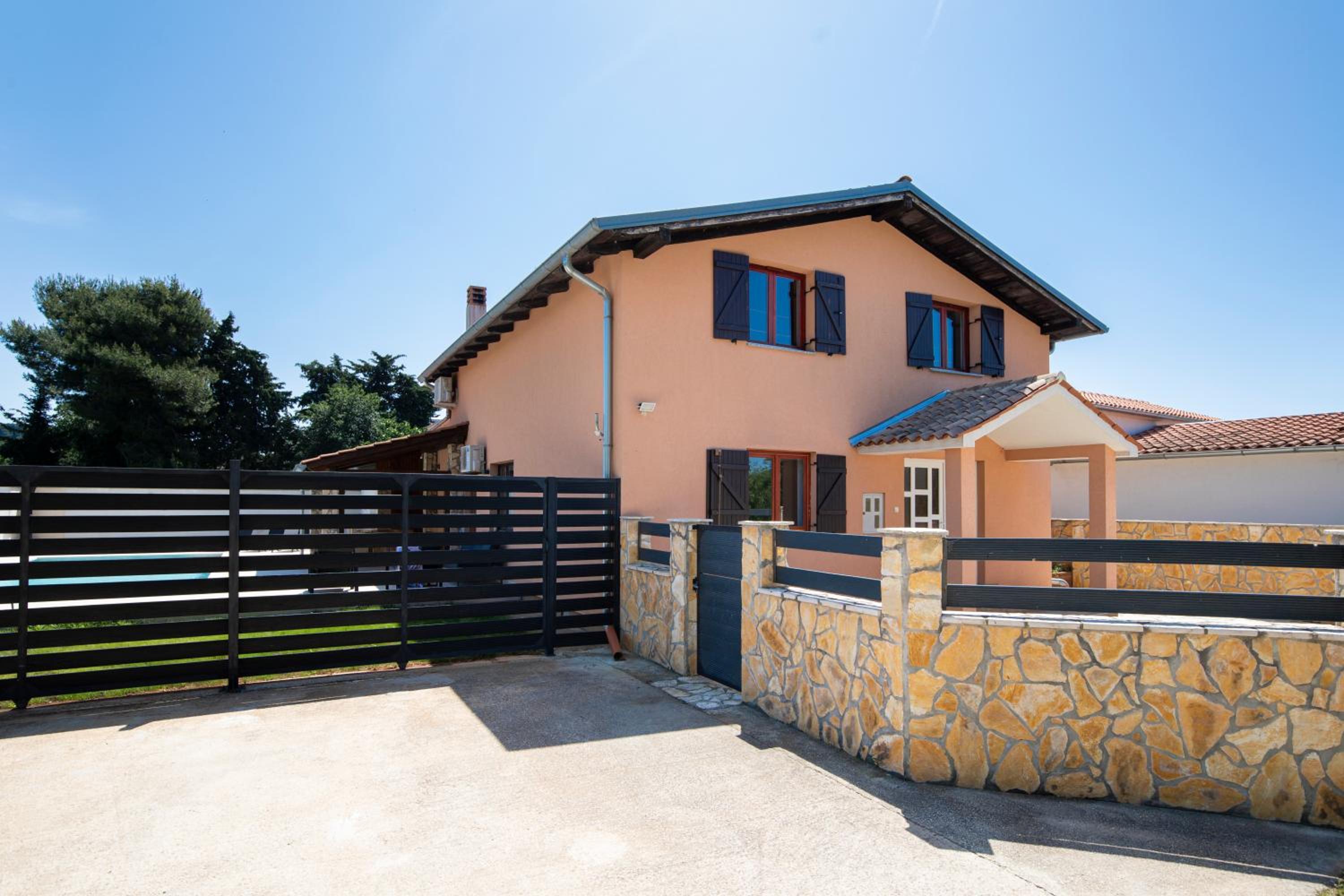 Holiday Home Franika view 5