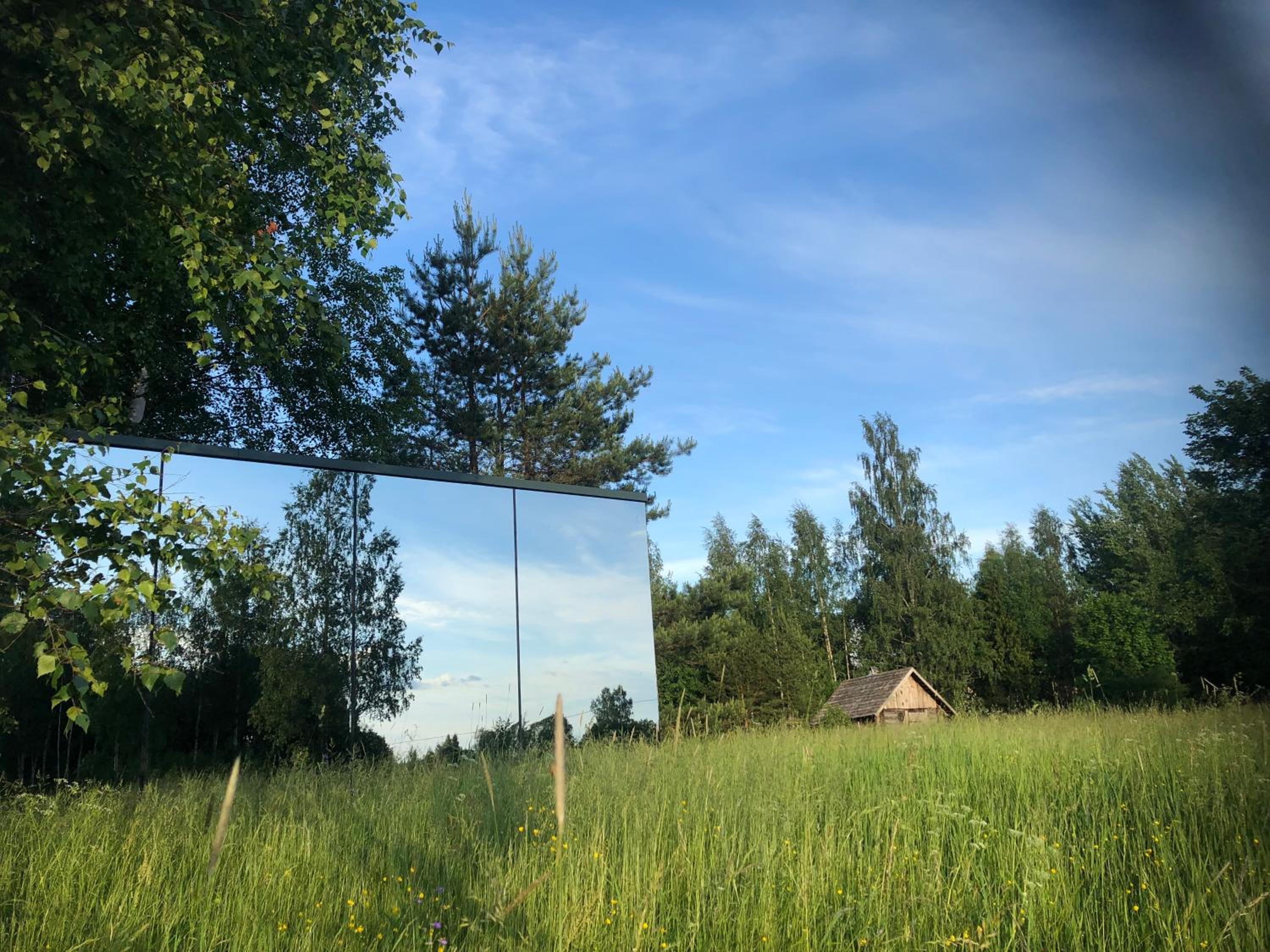 Kuldi Mirror House