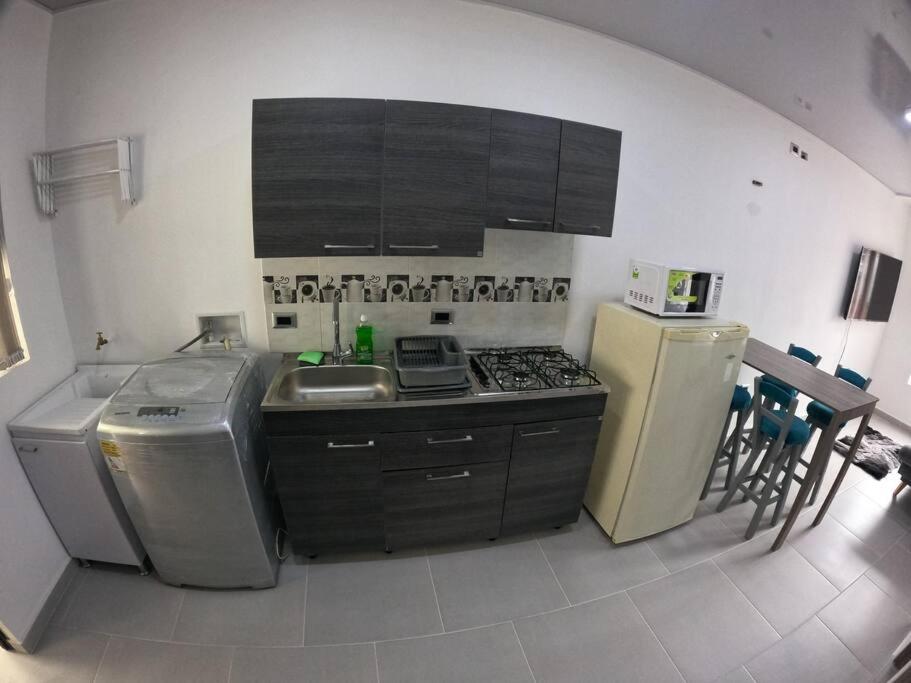 Apartamento 300 dotado cerca a Héroes