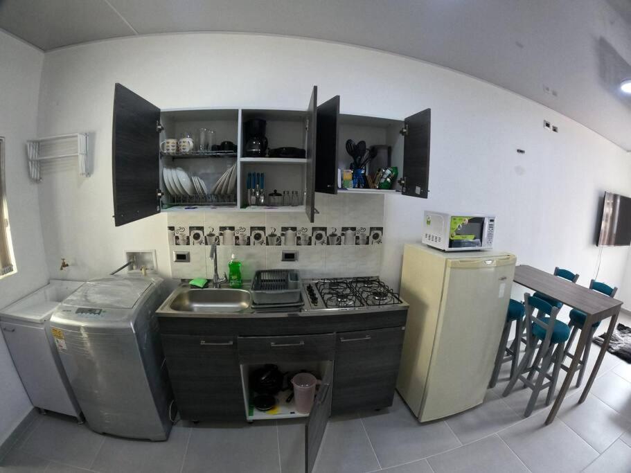 Apartamento 300 dotado cerca a Héroes