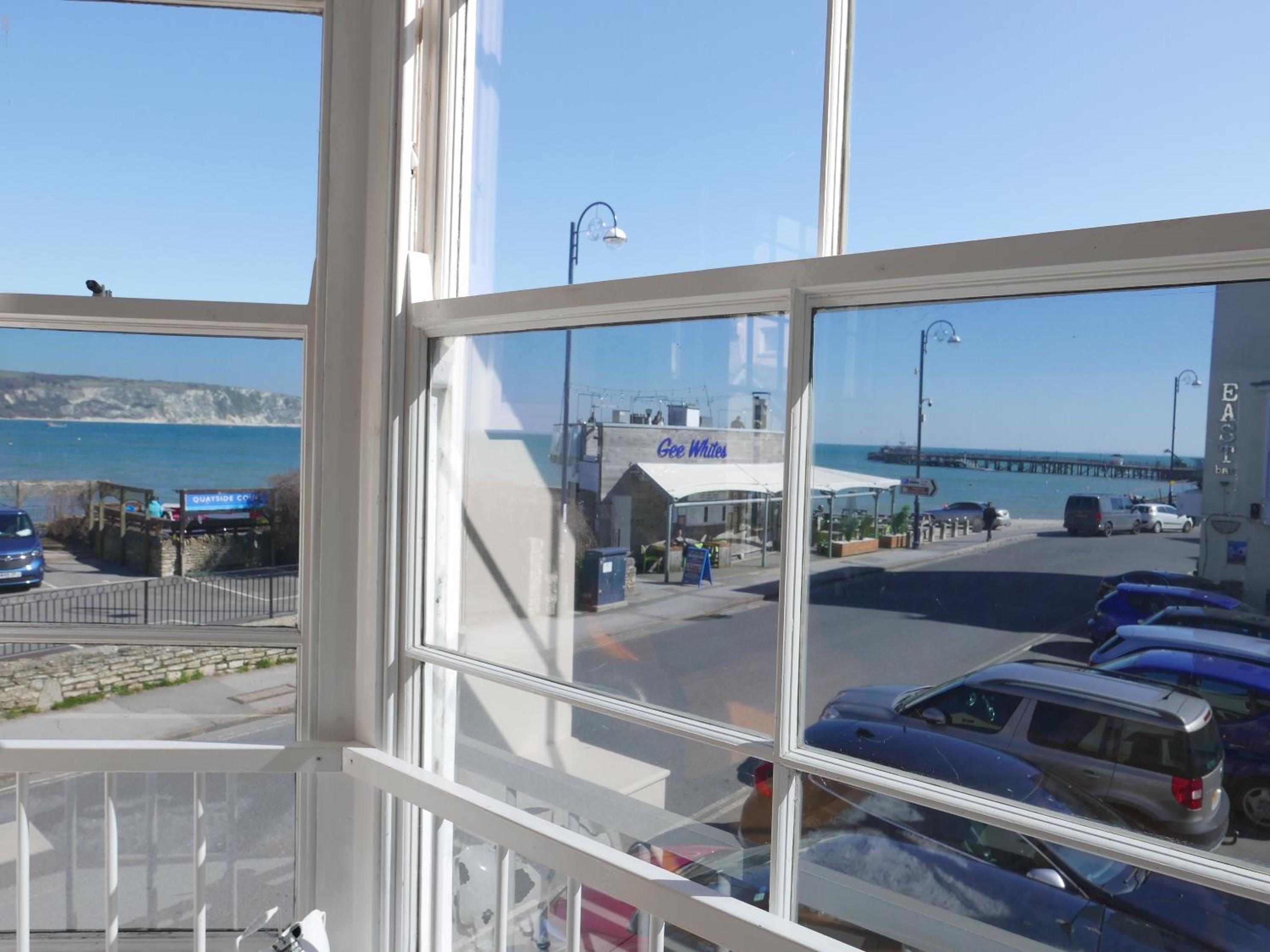 SeaViewApartment