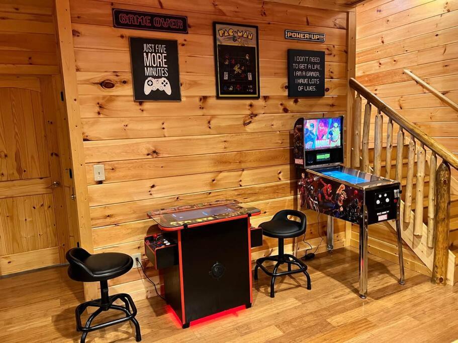 * 3 Master BR, Views, Theater, Arcade, Pinball view 2