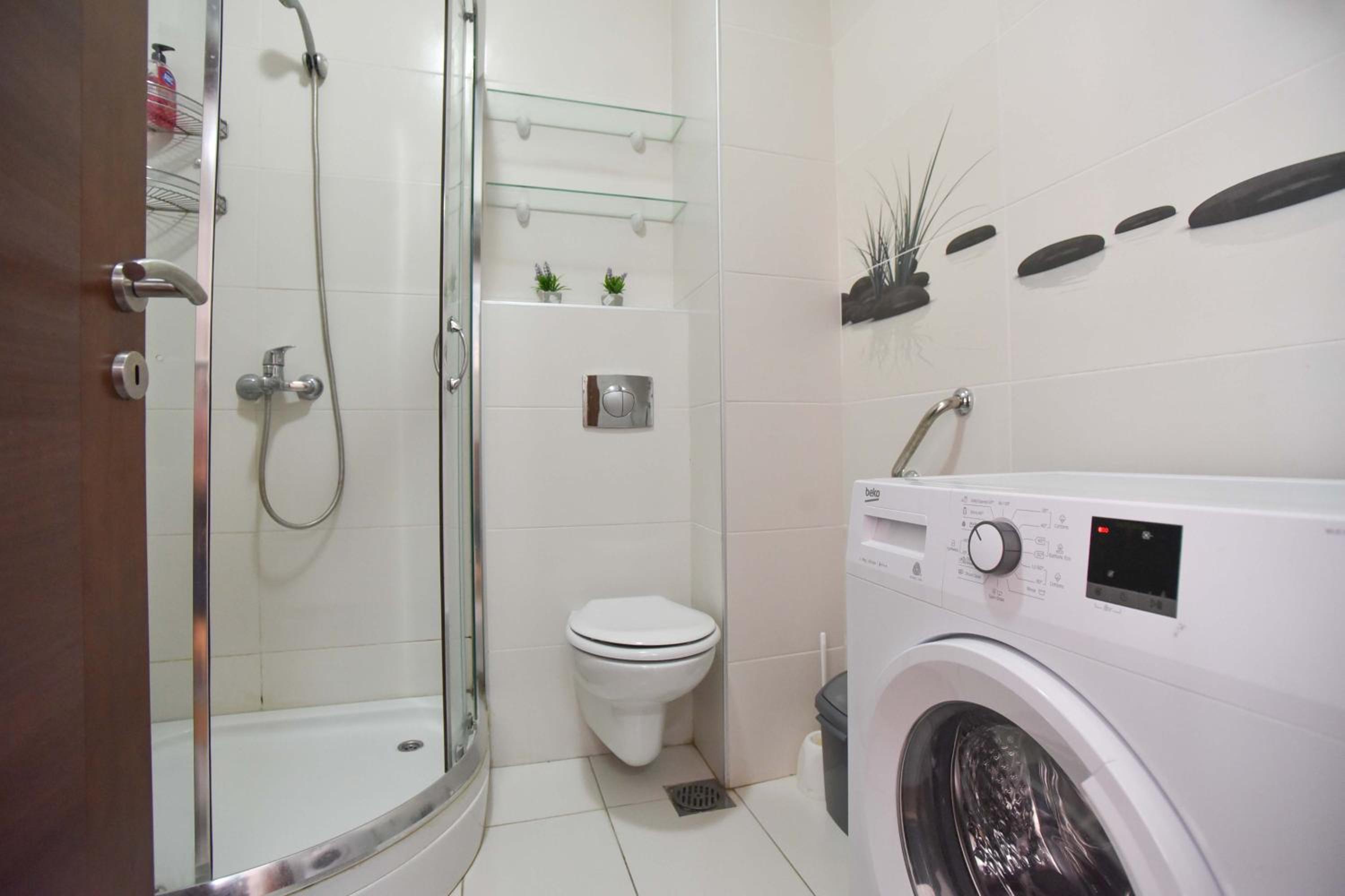 Modern Studio 200m from the Beach view 5