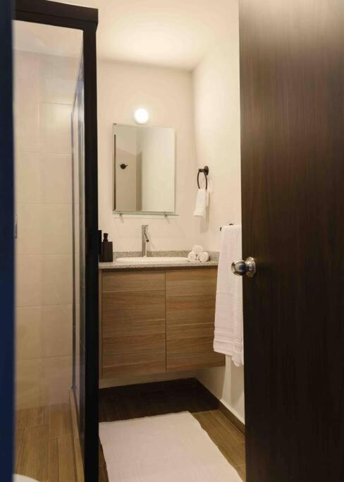 MrW Gorgeous Park View 2BR Balcony 701 photo 2