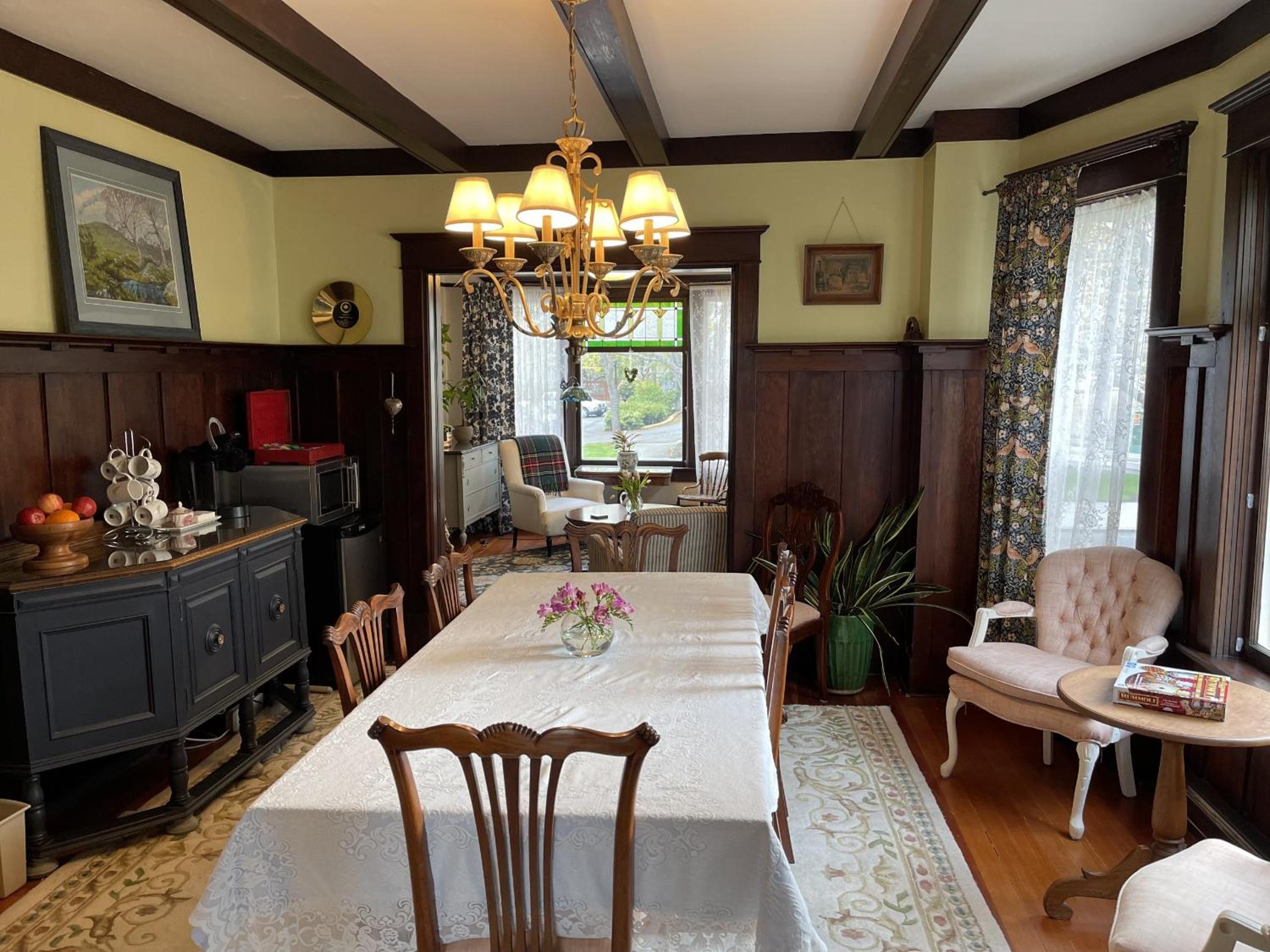 Fisher House Victoria Bed and Breakfast