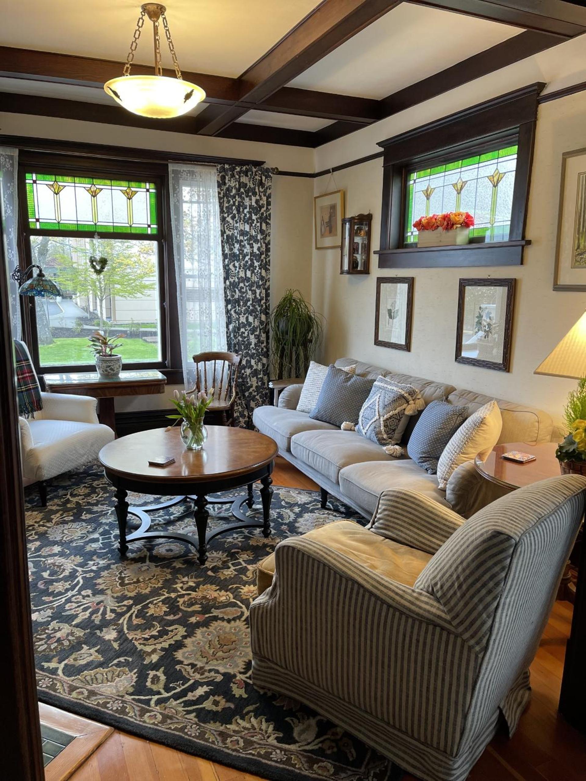 Fisher House Victoria Bed and Breakfast - Image 2