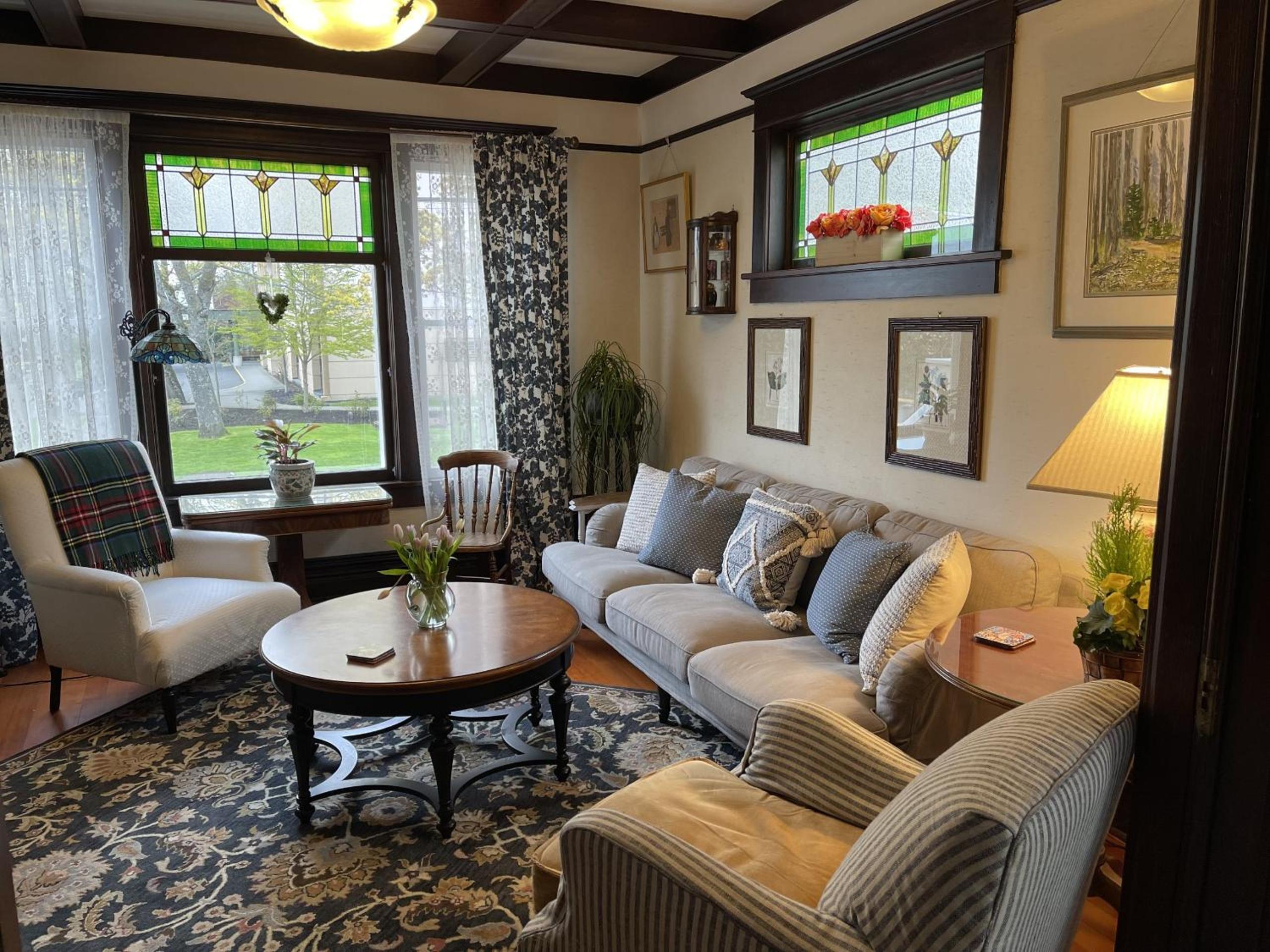 Fisher House Victoria Bed and Breakfast - Image 5