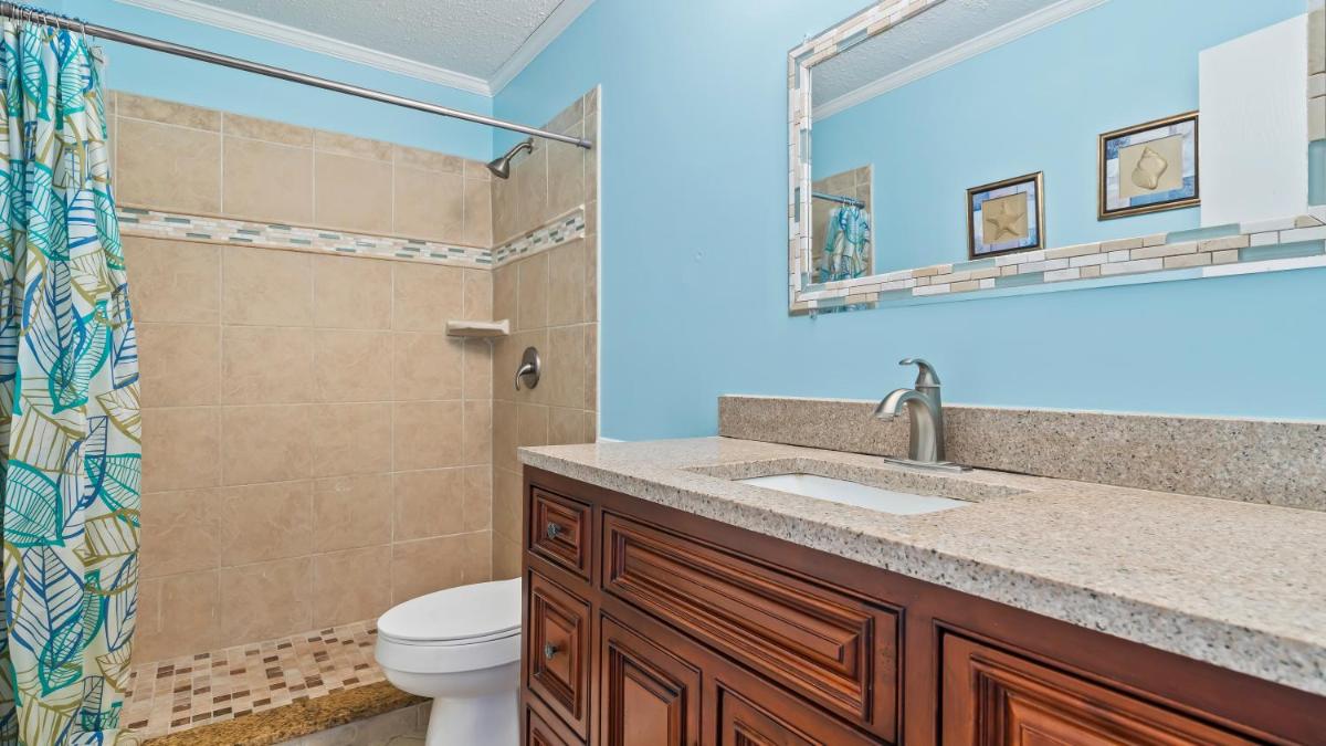 301A Queens Grant view 3