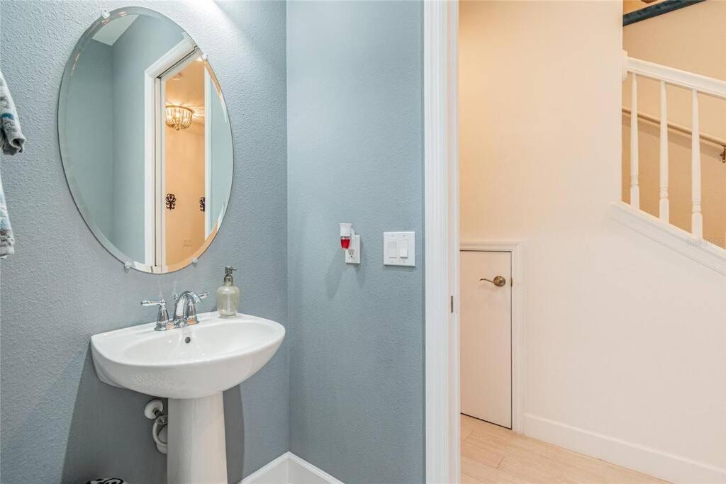 Pool Home Champions Gate Area with Resort Amenities Next to Disney view 4