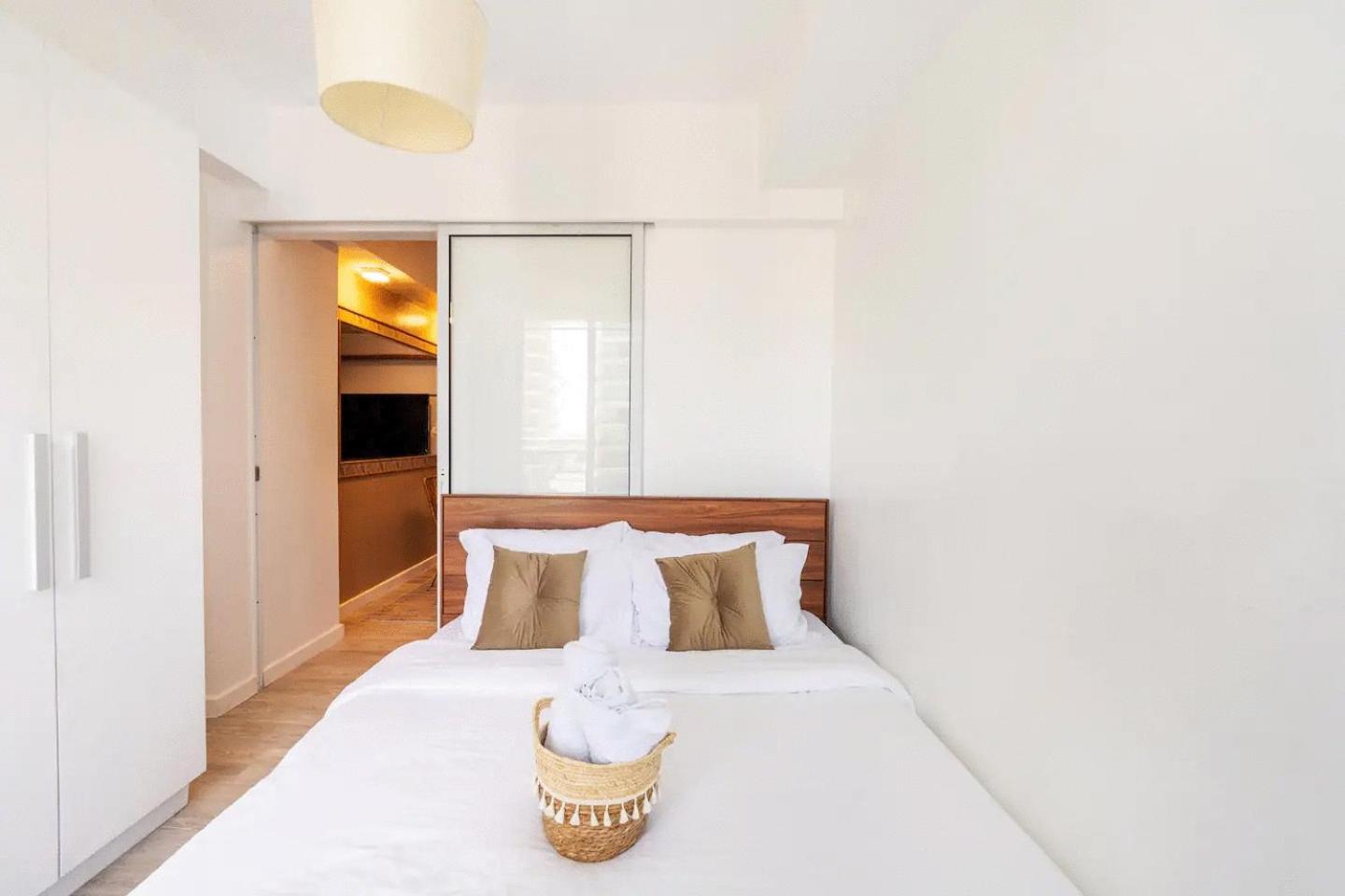 Adam'sCrib Apartment 2BR by Azure Residences Near Manila International Airport view 4