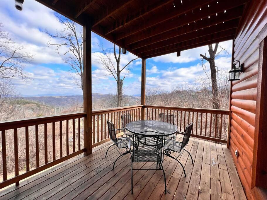 * *Luxury 4 Bdrms, Views, Theater, Arcade, Firepit view 4