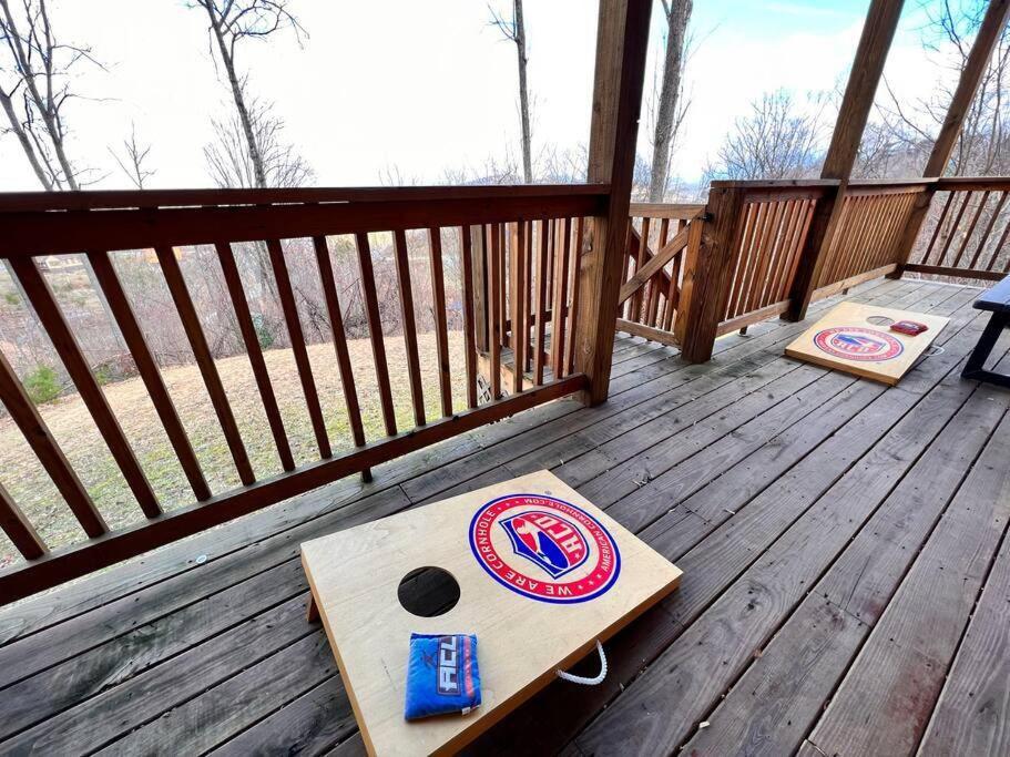 * *Luxury 4 Bdrms, Views, Theater, Arcade, Firepit view 5