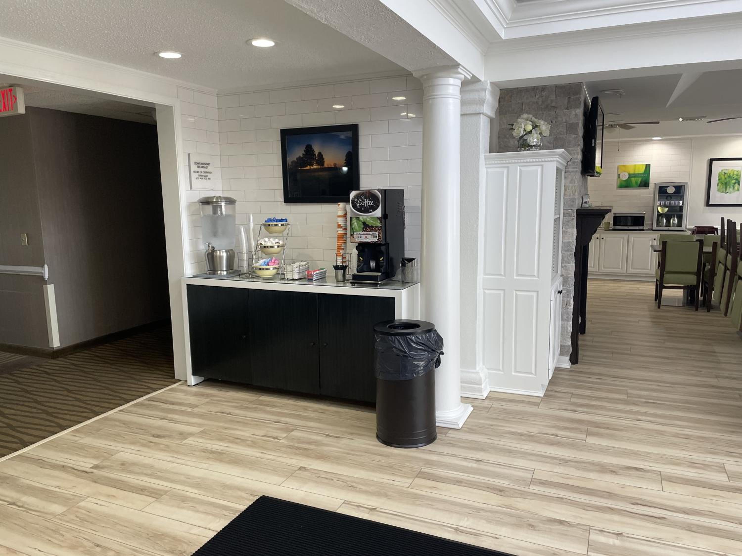 Richmond Vacations - Quality Inn - Property Image 6