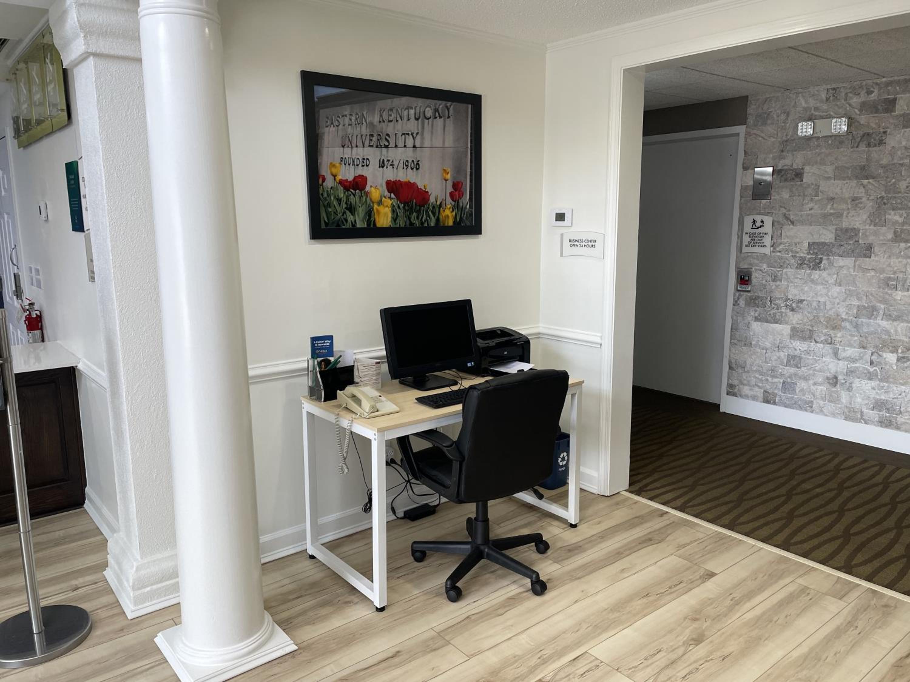 Richmond Vacations - Quality Inn - Property Image 2