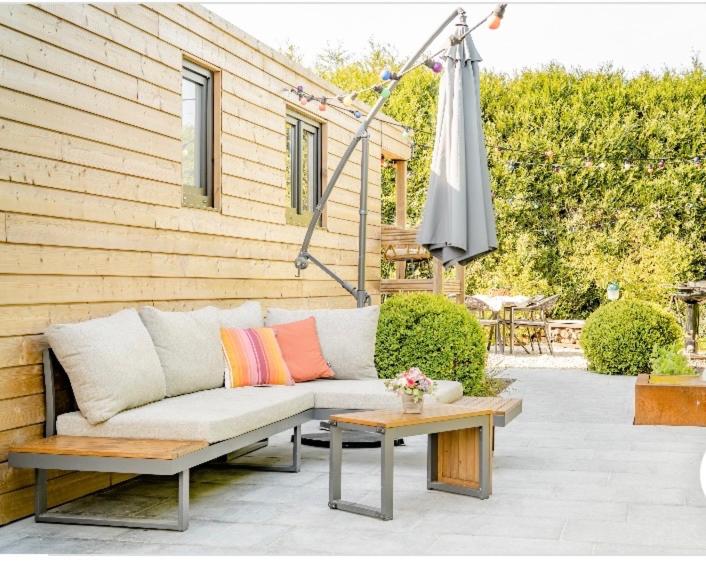 Roulotte du puits avec jacuzzi et sauna privatif