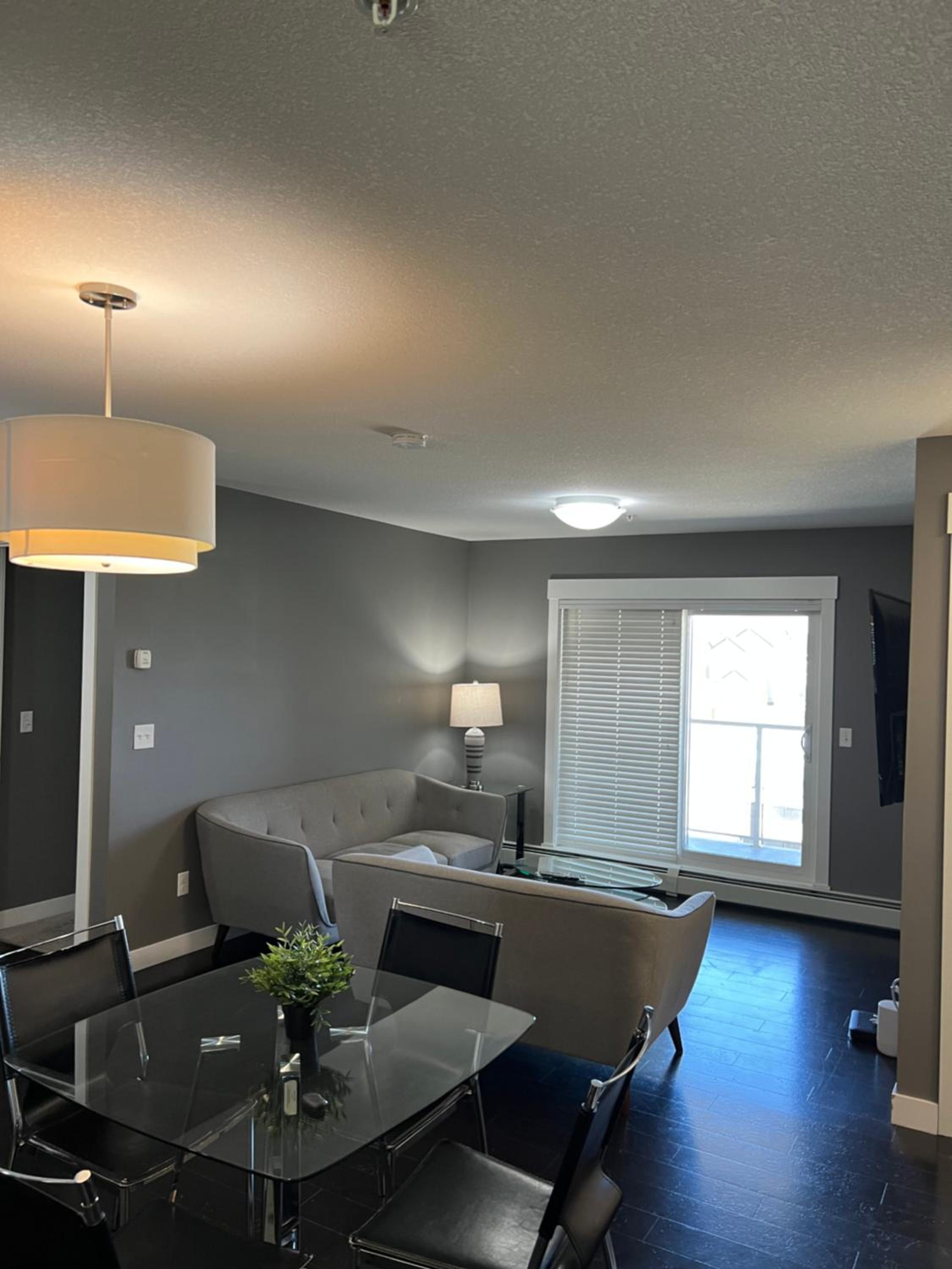 Lovely 2 bedroom 2 bathroom plus den