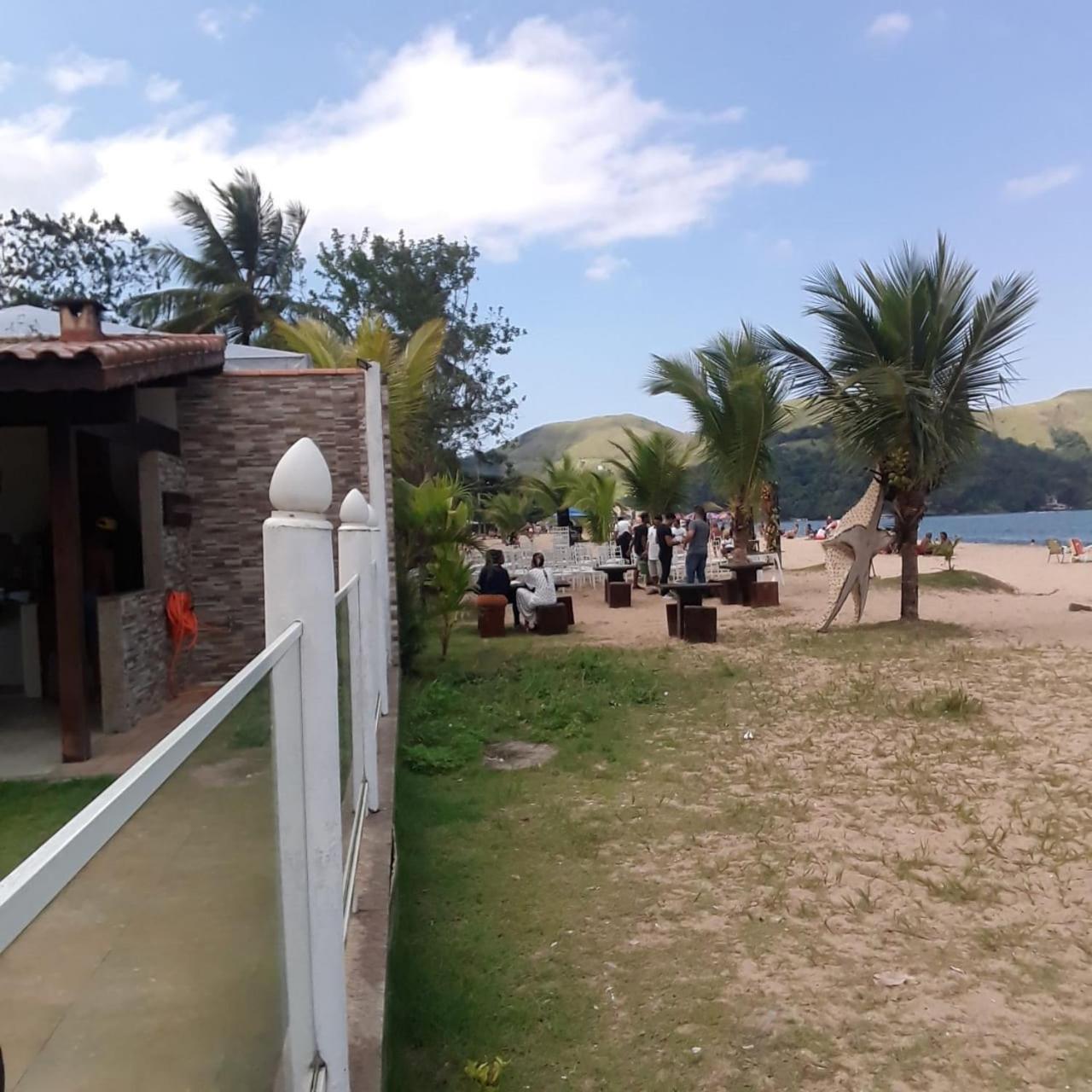Pe na areia