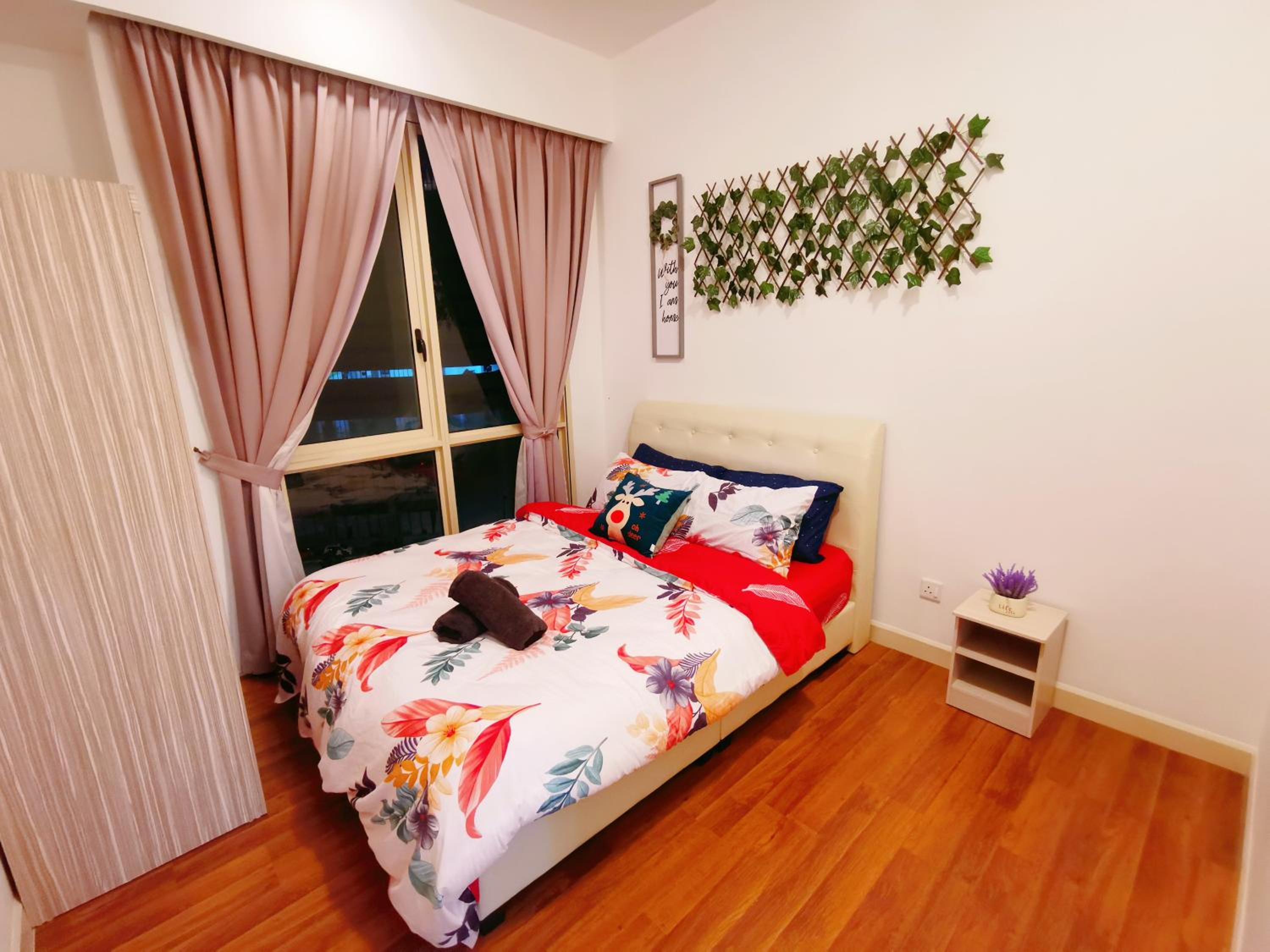 Legoland and Gleneagle- 3min Walk with Bathub-Cityview at Afiniti Residency -8pax-Cozy photo 6