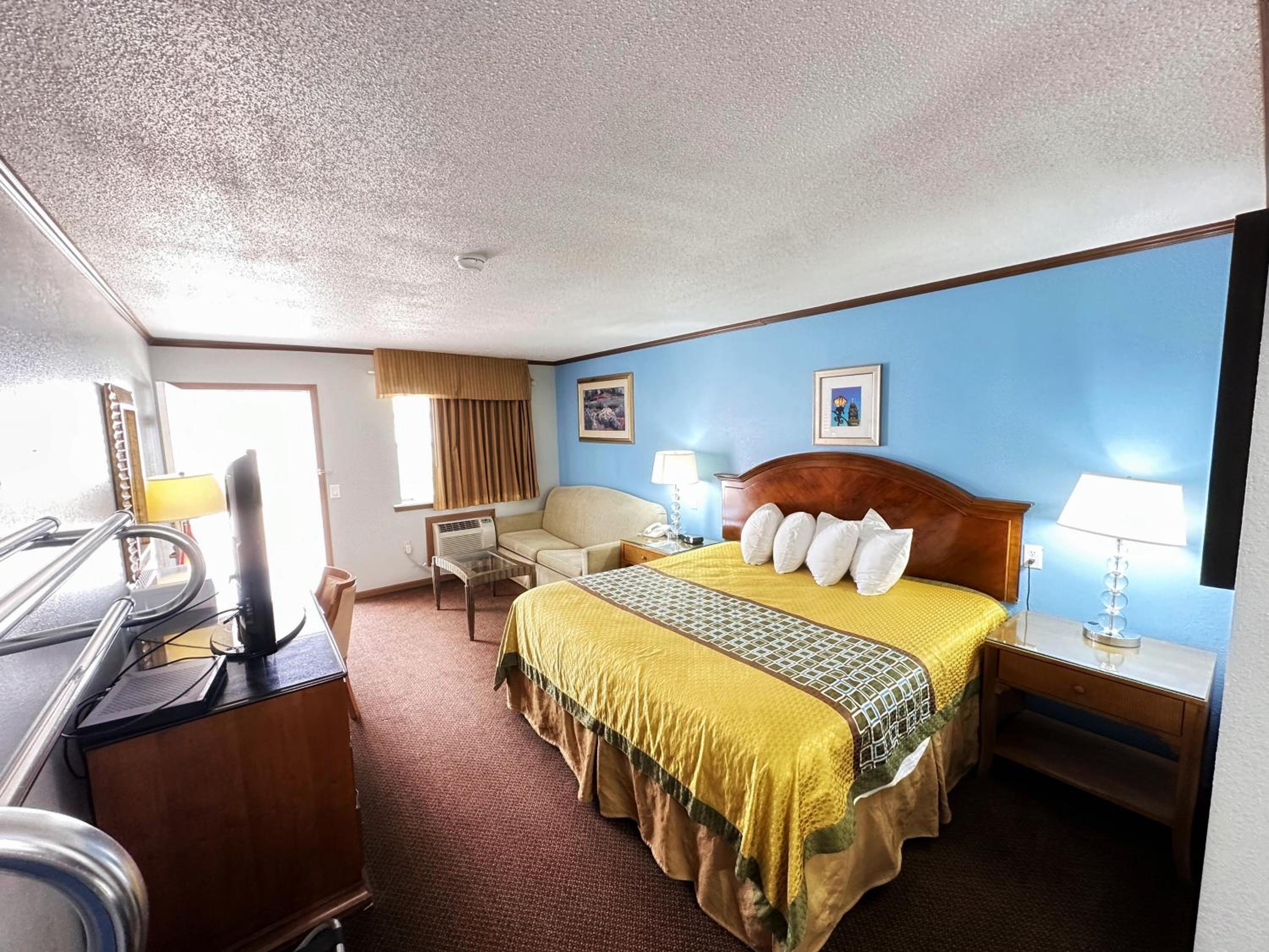 Night Inn view 3