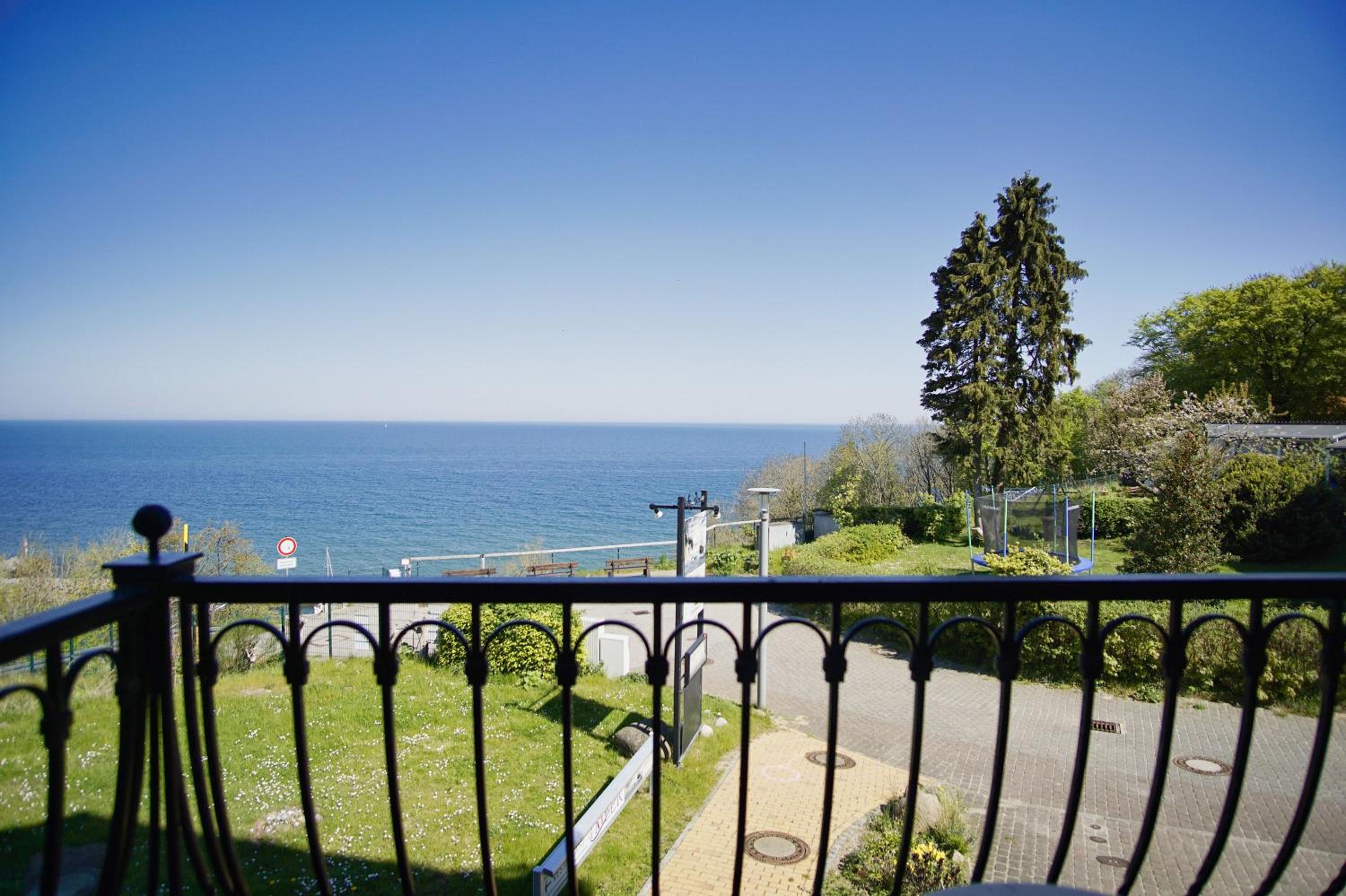 Ferienwohnung mit traumhaftem Meerblick - Haus am Meer FeWo 02