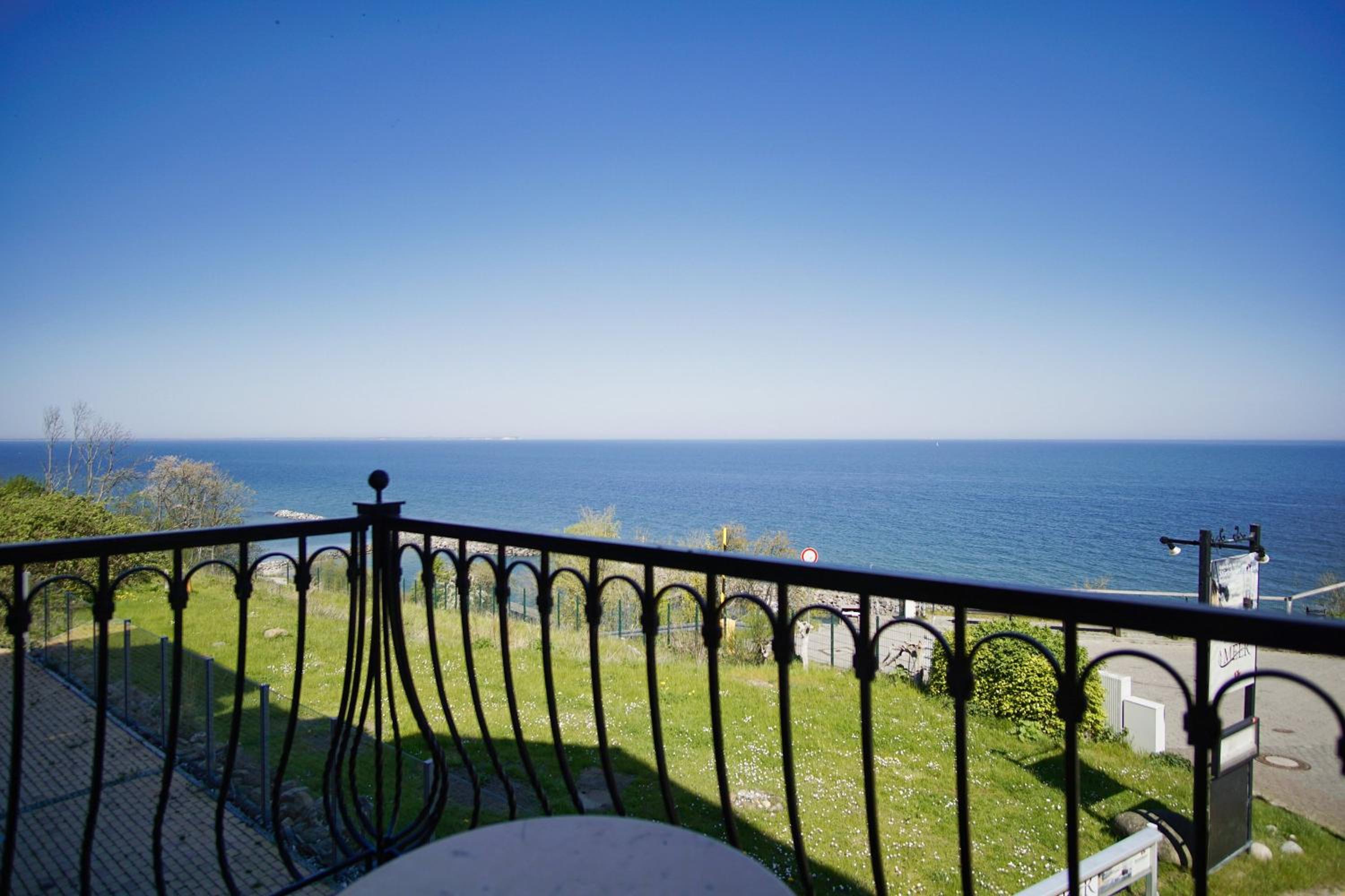 Ferienwohnung mit traumhaftem Meerblick - Haus am Meer FeWo 02
