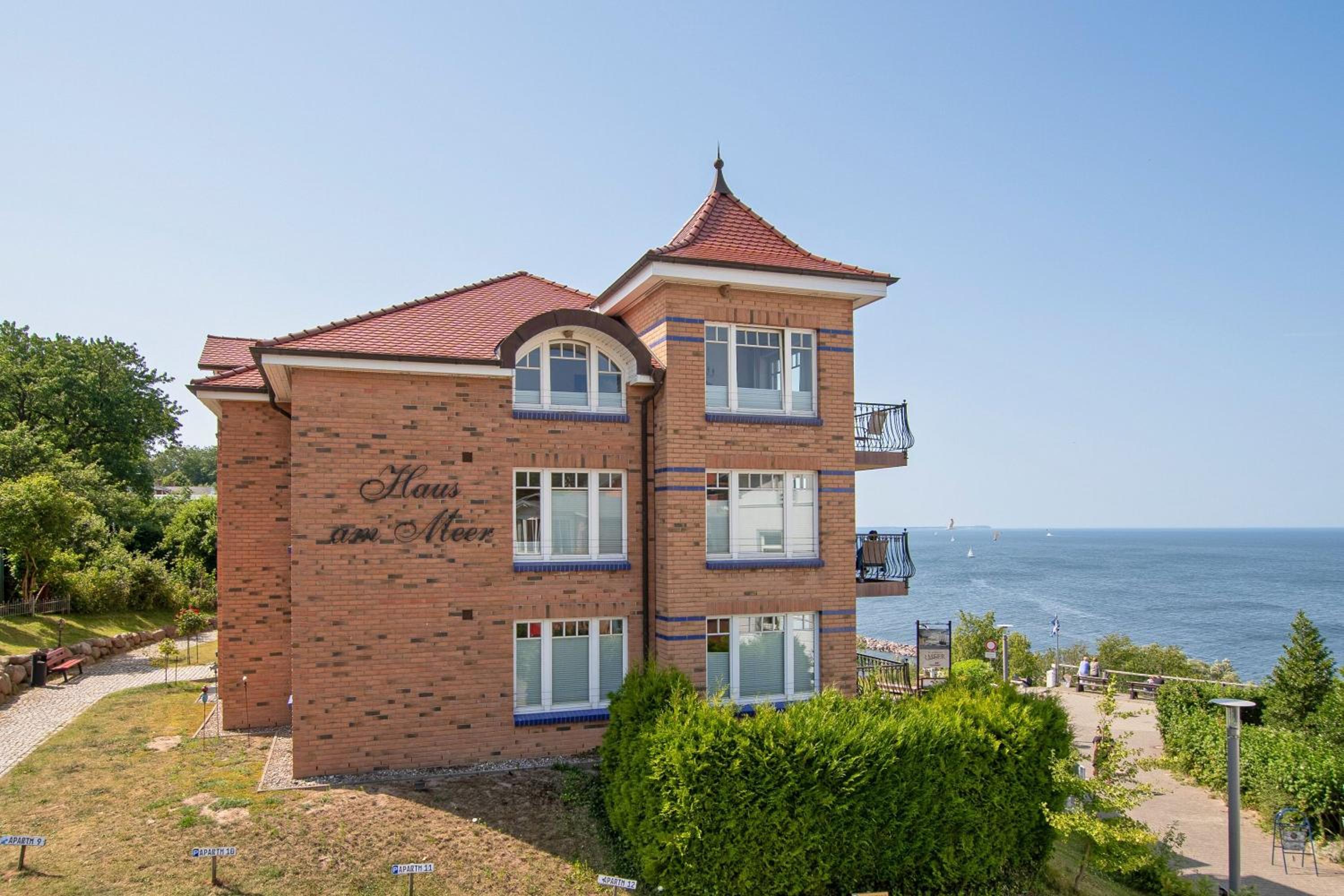 Ferienwohnung mit traumhaftem Meerblick - Haus am Meer FeWo 02