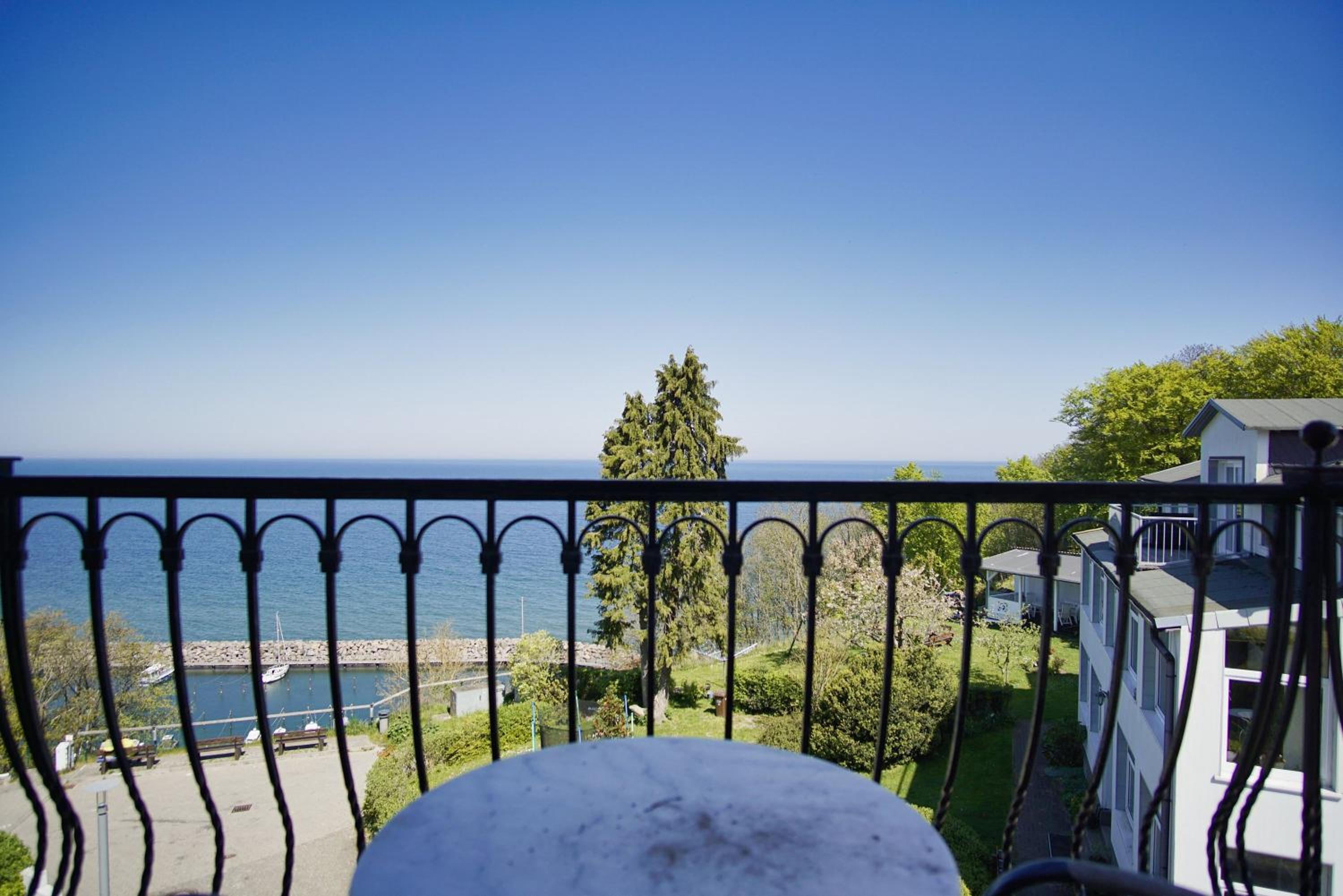 Ferienwohnung mit traumhaftem Meerblick - Haus am Meer FeWo 12