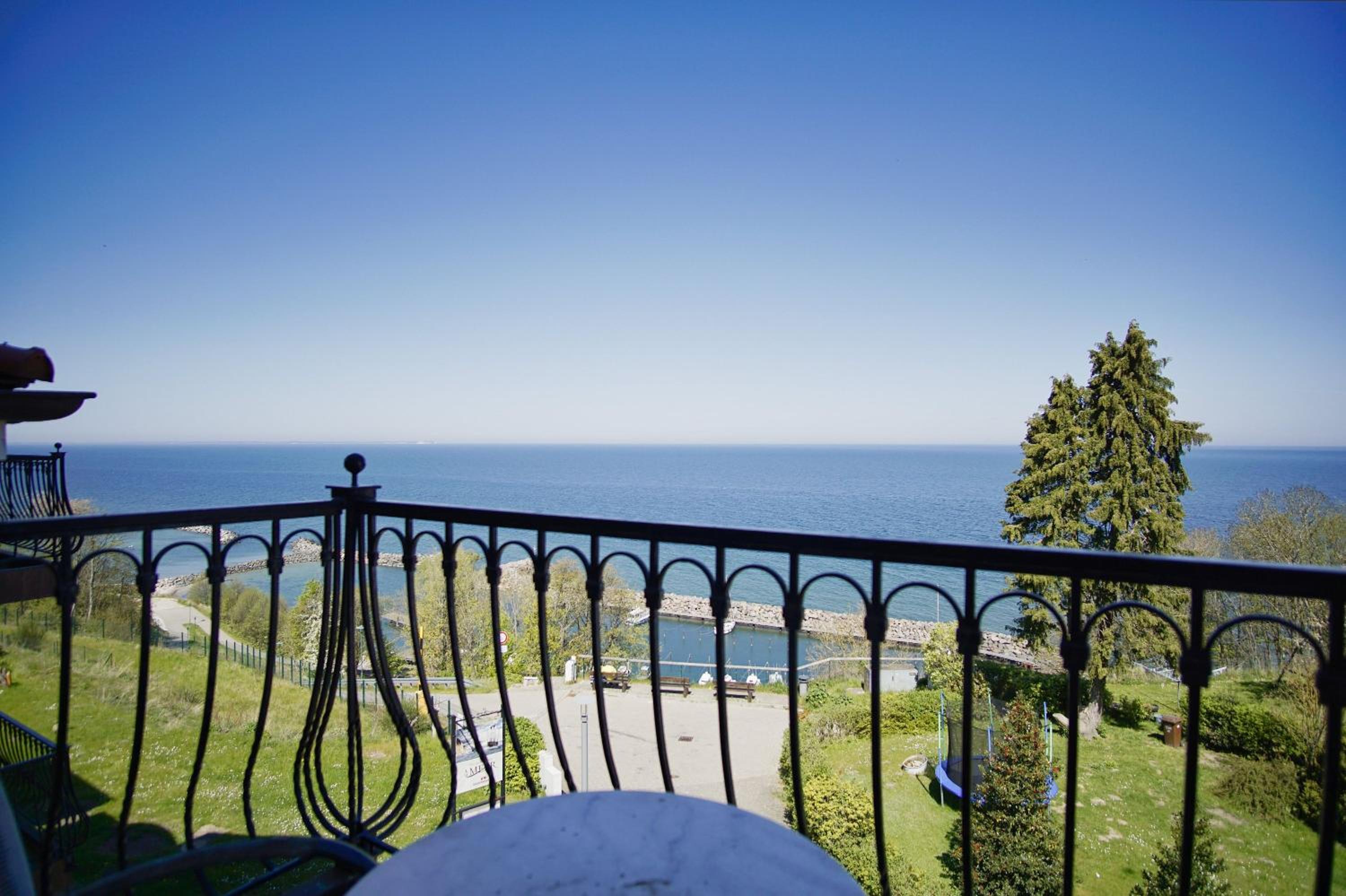 Ferienwohnung mit traumhaftem Meerblick - Haus am Meer FeWo 12