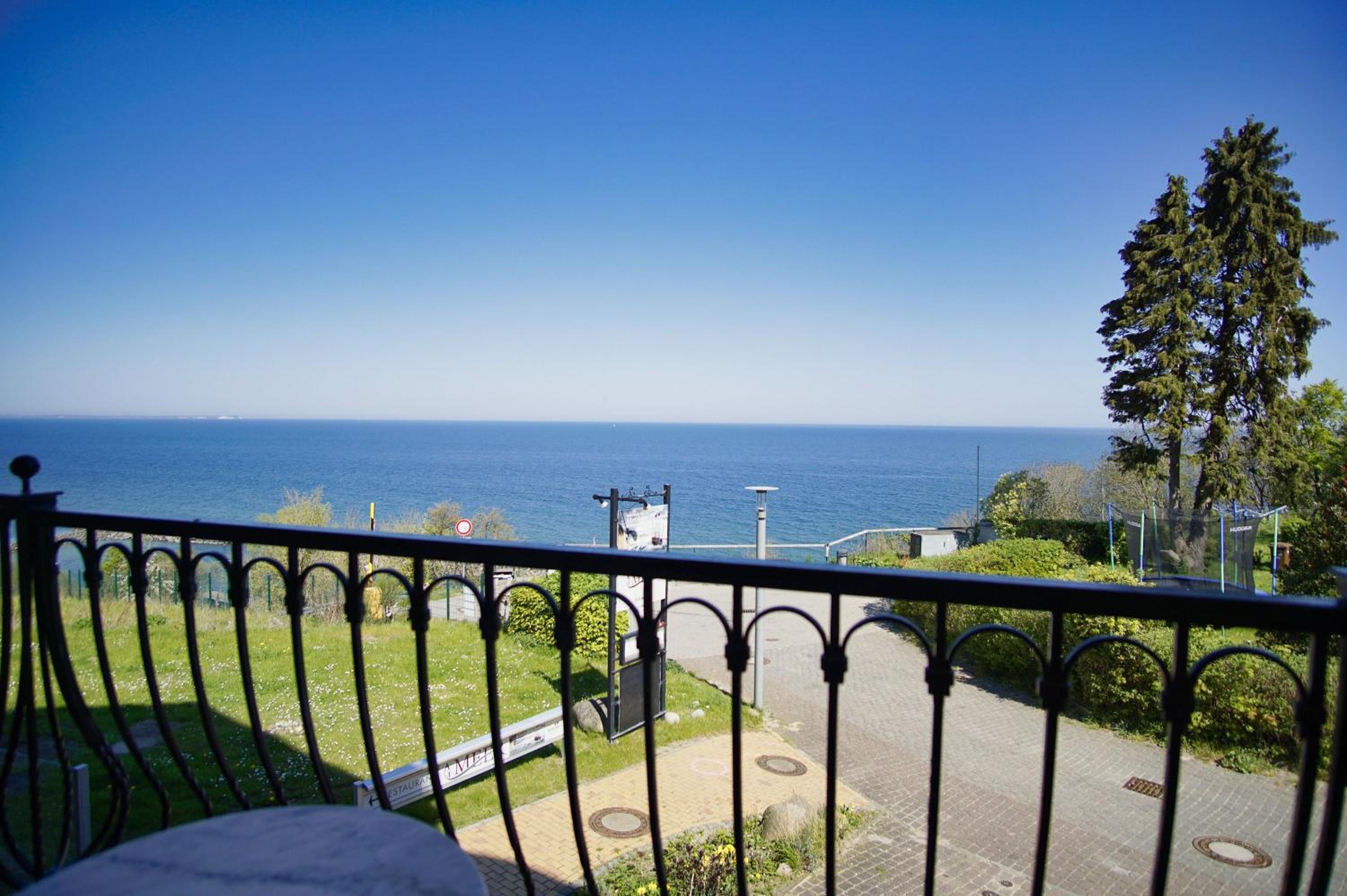 Ferienwohnung mit traumhaftem Meerblick - Haus am Meer FeWo 03