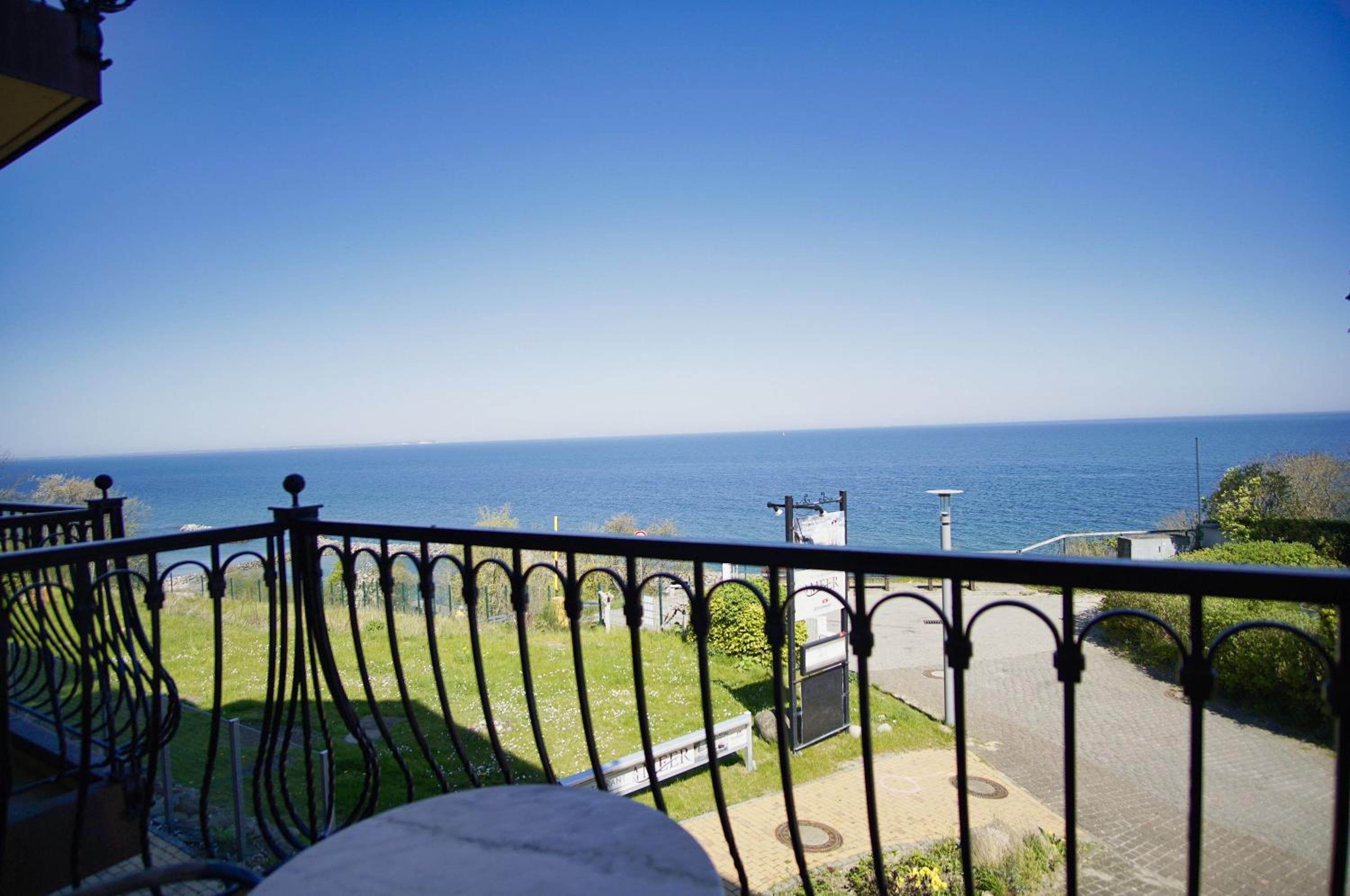 Ferienwohnung mit traumhaftem Meerblick - Haus am Meer FeWo 03