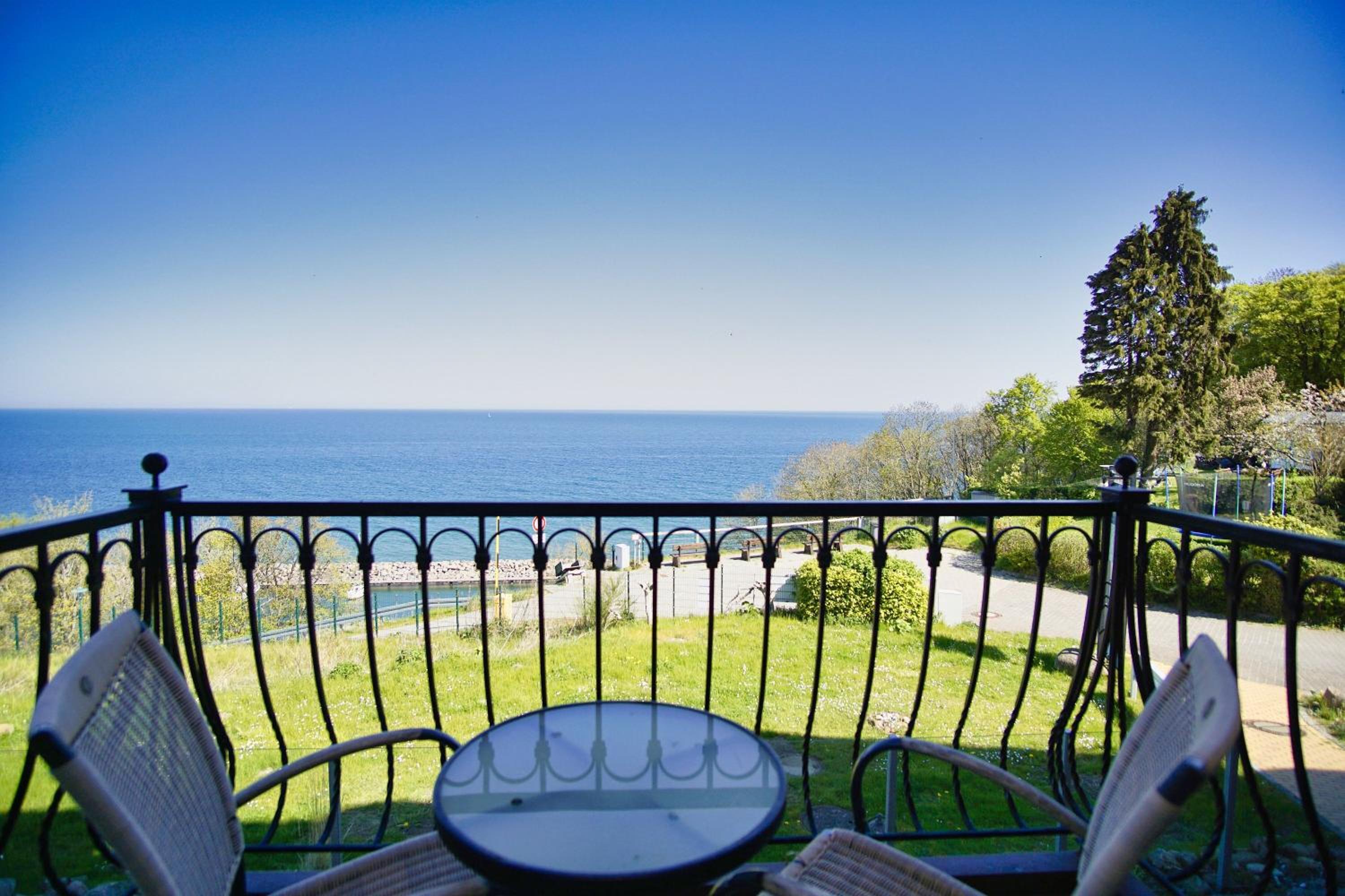 Ferienwohnung mit traumhaftem Meerblick - Haus am Meer FeWo 04